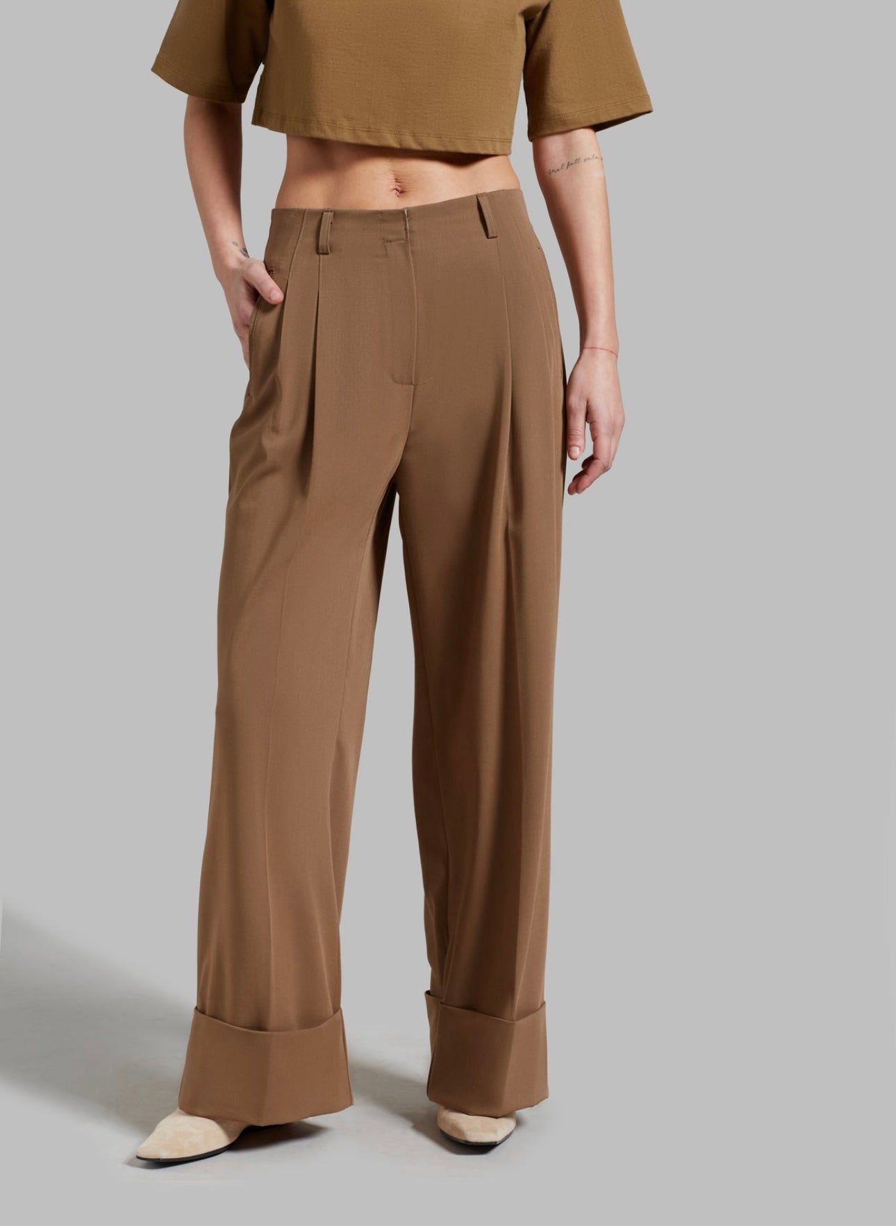 The Frankie Shop - Dax Wide Cuff Trousers – Brown Cream Villa