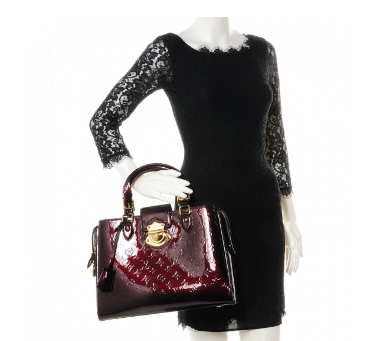 LOUIS VUITTON
Vernis Melrose Avenue Amarante