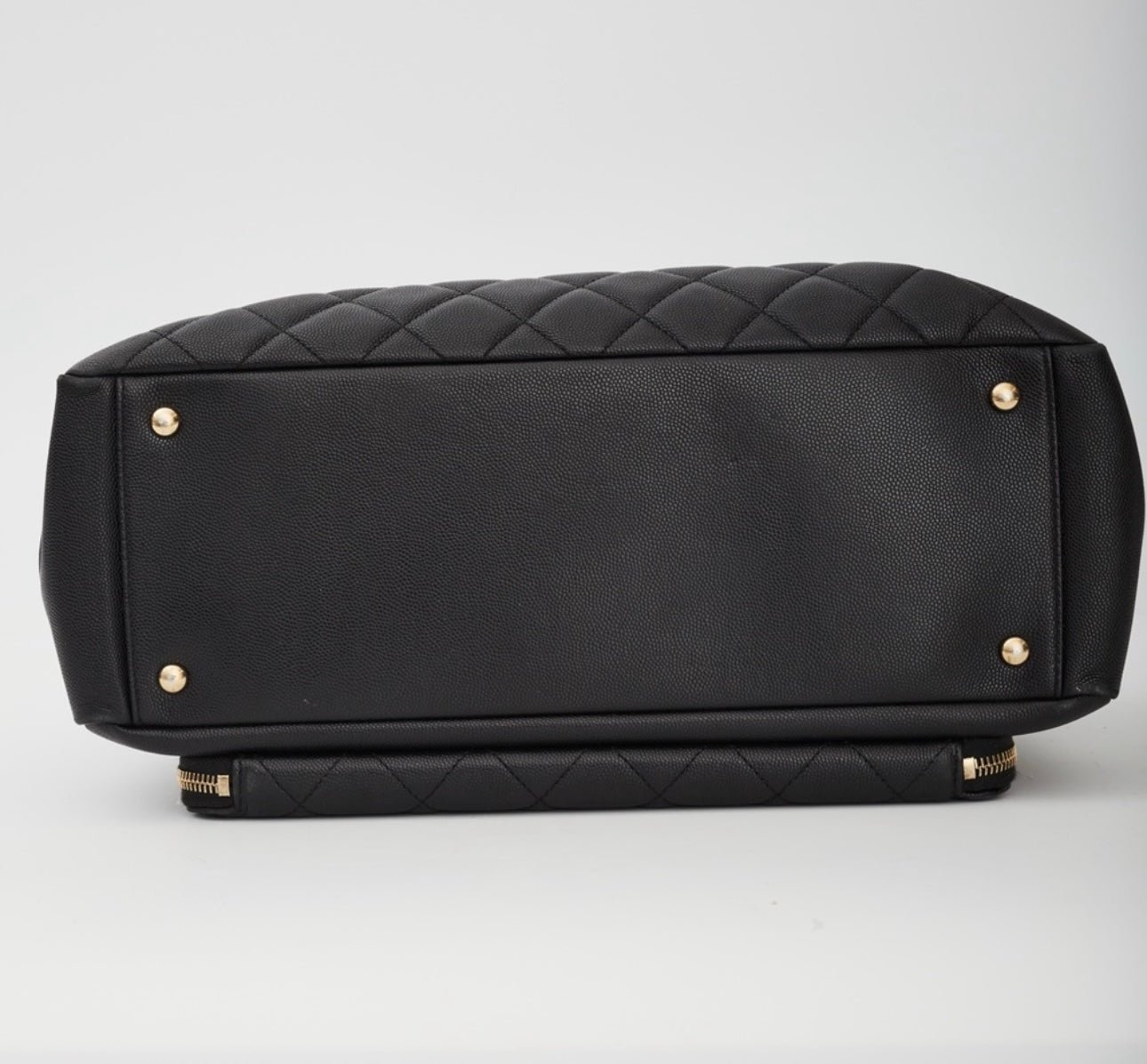 Pre-Loved Chanel™
- Black Caviar Small Shopping Business Affinity Tote