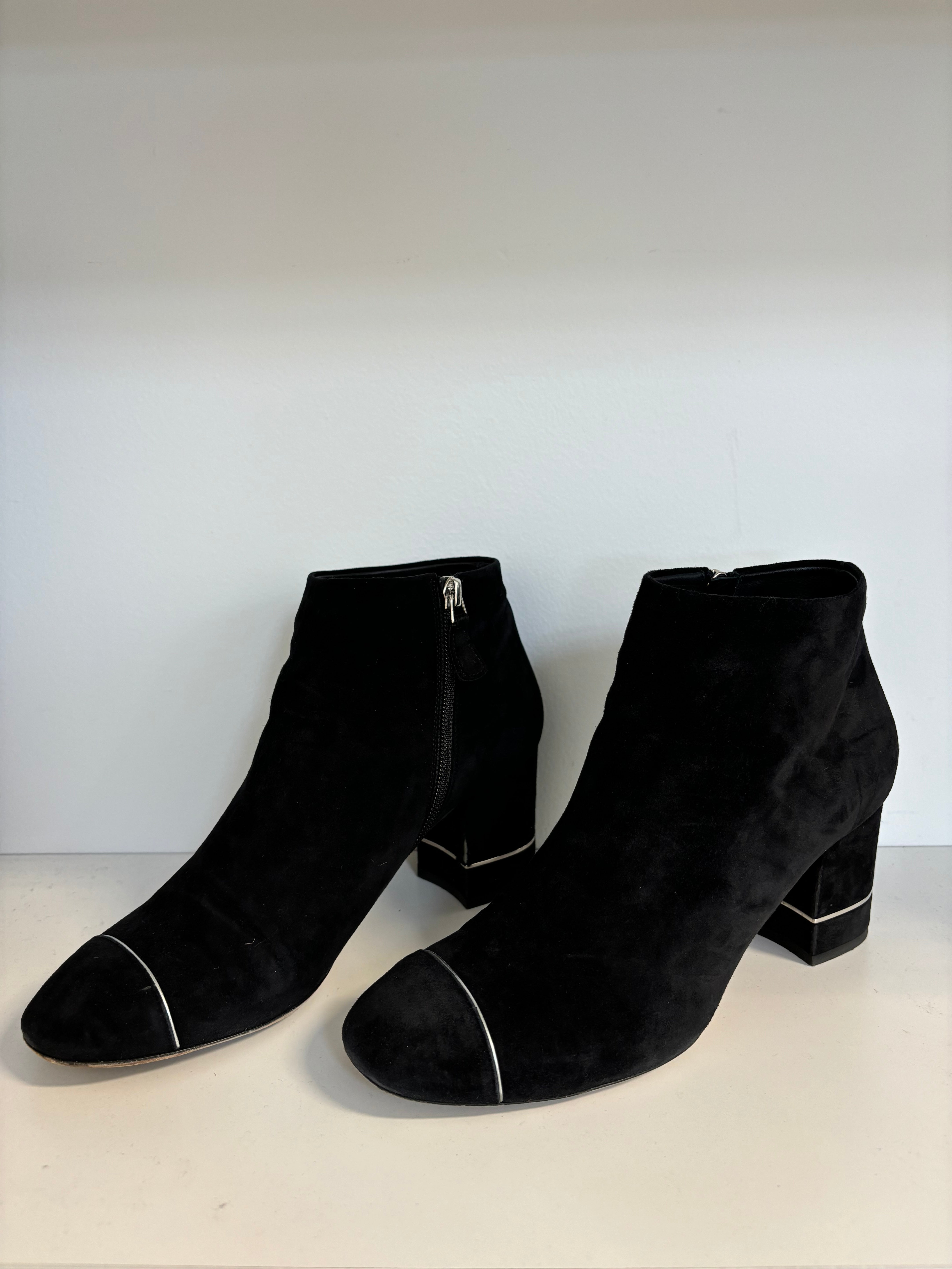 Preloved Chanel - Suede Booties with Logo on Heel