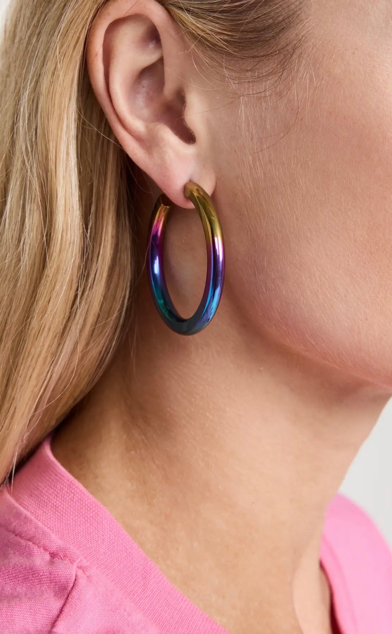 Stephanie Gottlieb
The Rainbow Tube Electric Hoops