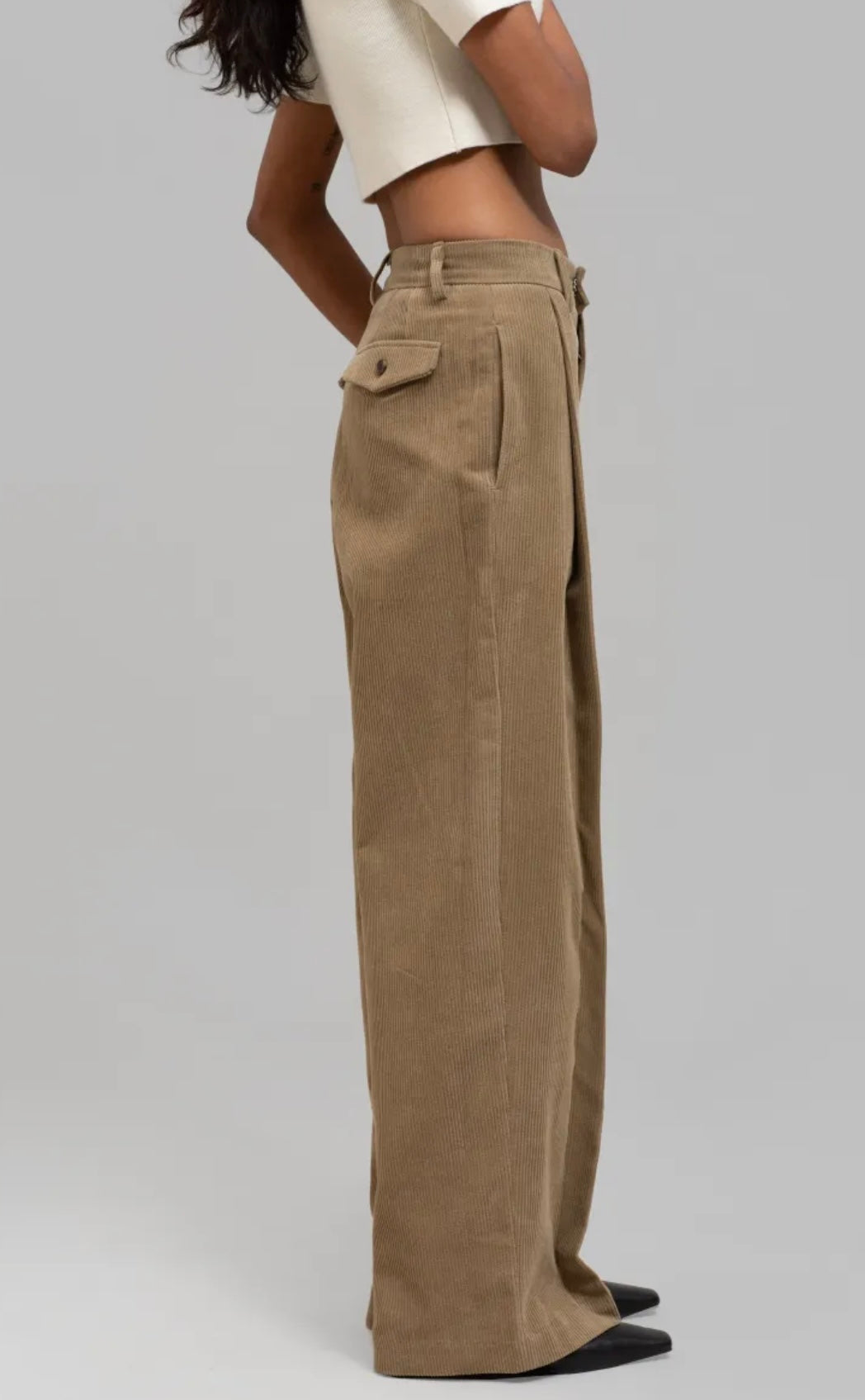 FRANKIE SHOP
Estrid Corduroy Wide Pants - Taupe
