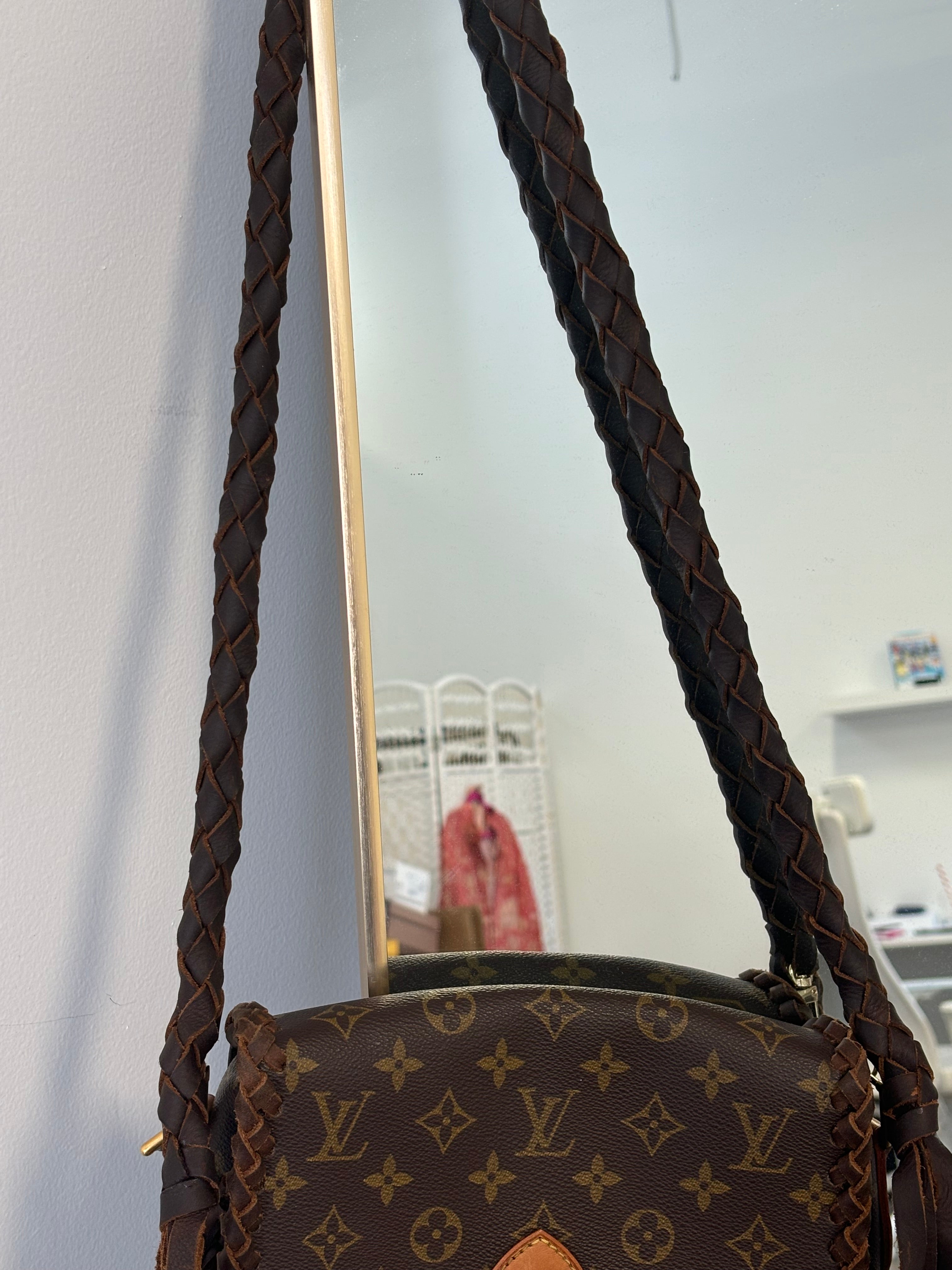 LOUIS VUITTON saint cloud MM monogram bag