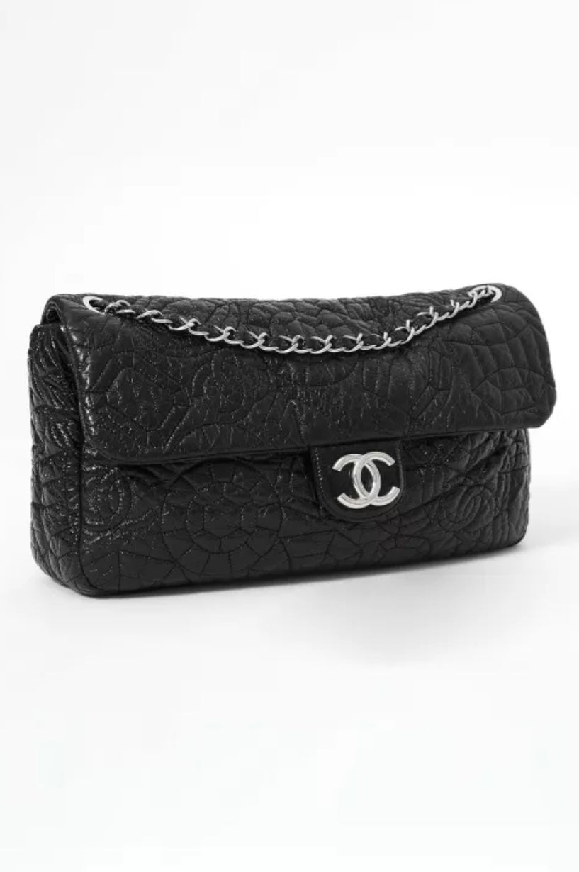 Preloved Chanel -
Graphic Edge Jumbo Flap Bag