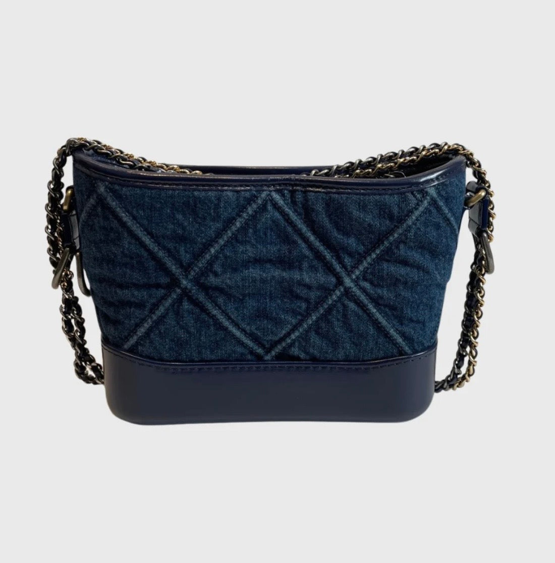 Chanel Gabrielle Small Hobo Bag dengan Novelty Strap