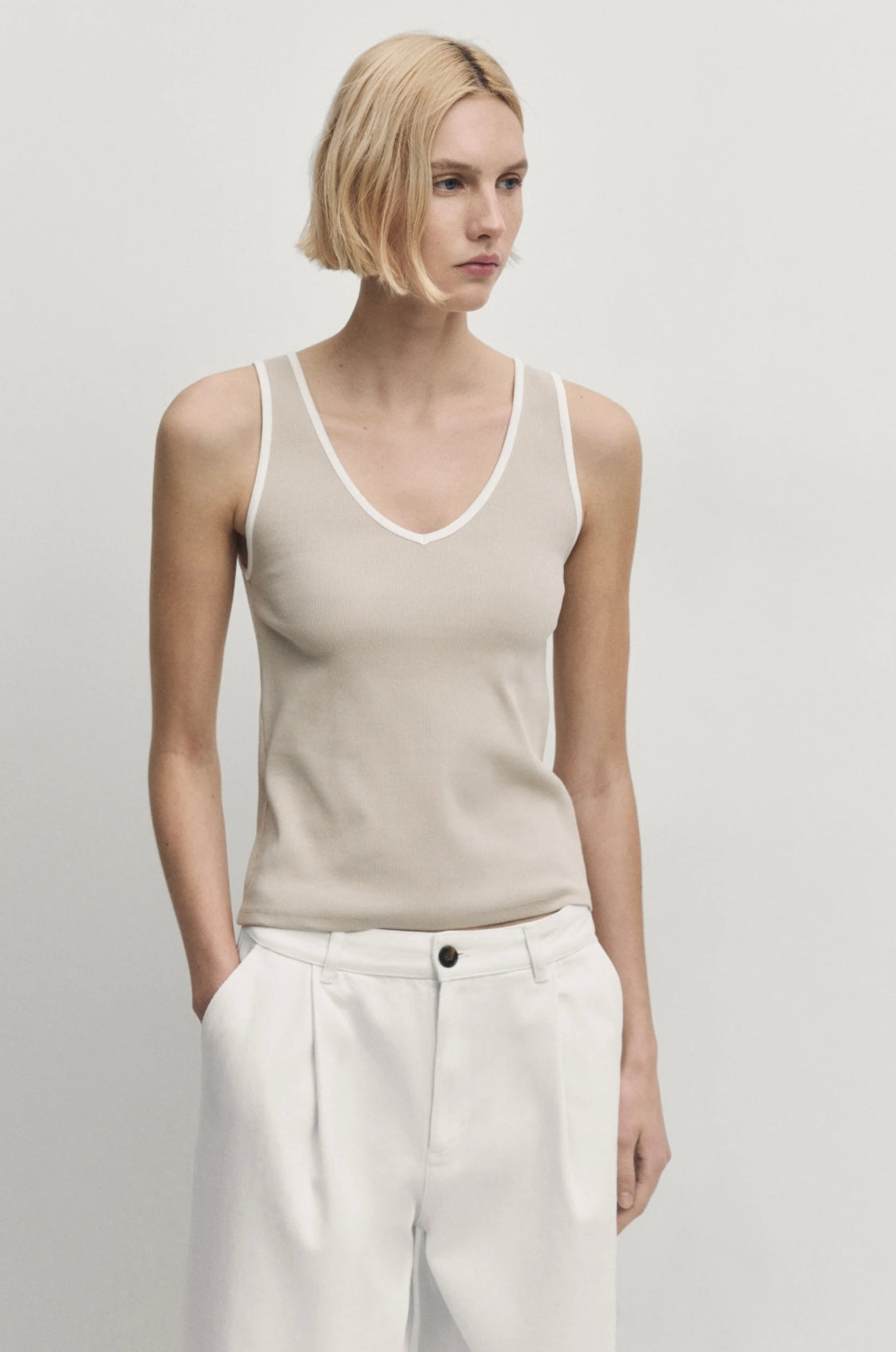 Massimo Dutti
WITH CONTRAST V-NECK - Débardeur