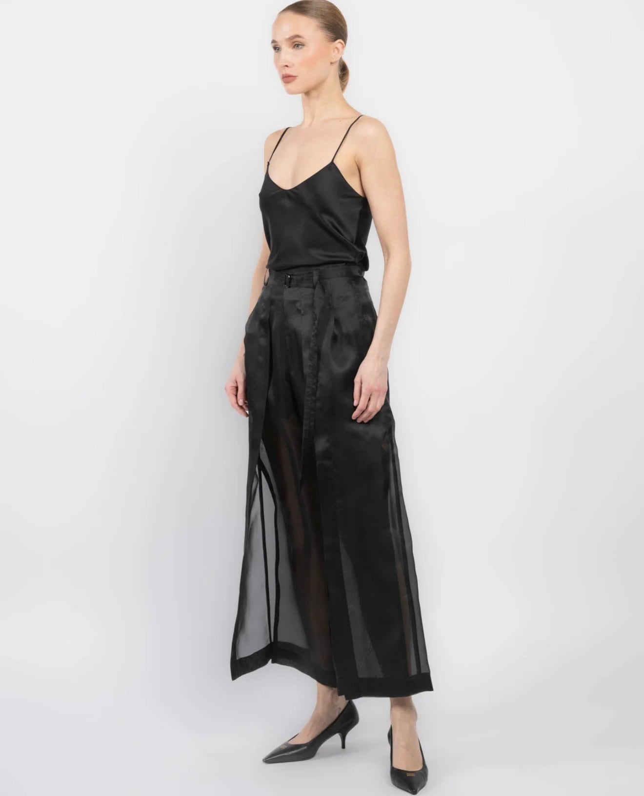 UJOH
Slit Black Pants