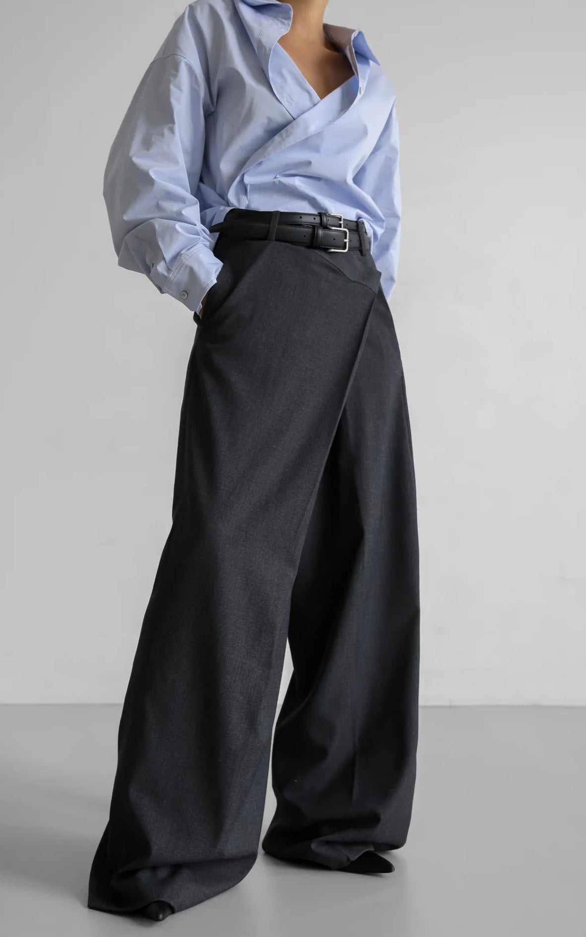 The Frankie Shop - MARJORIE ASYMMETRICAL TROUSERS - CHARCOAL