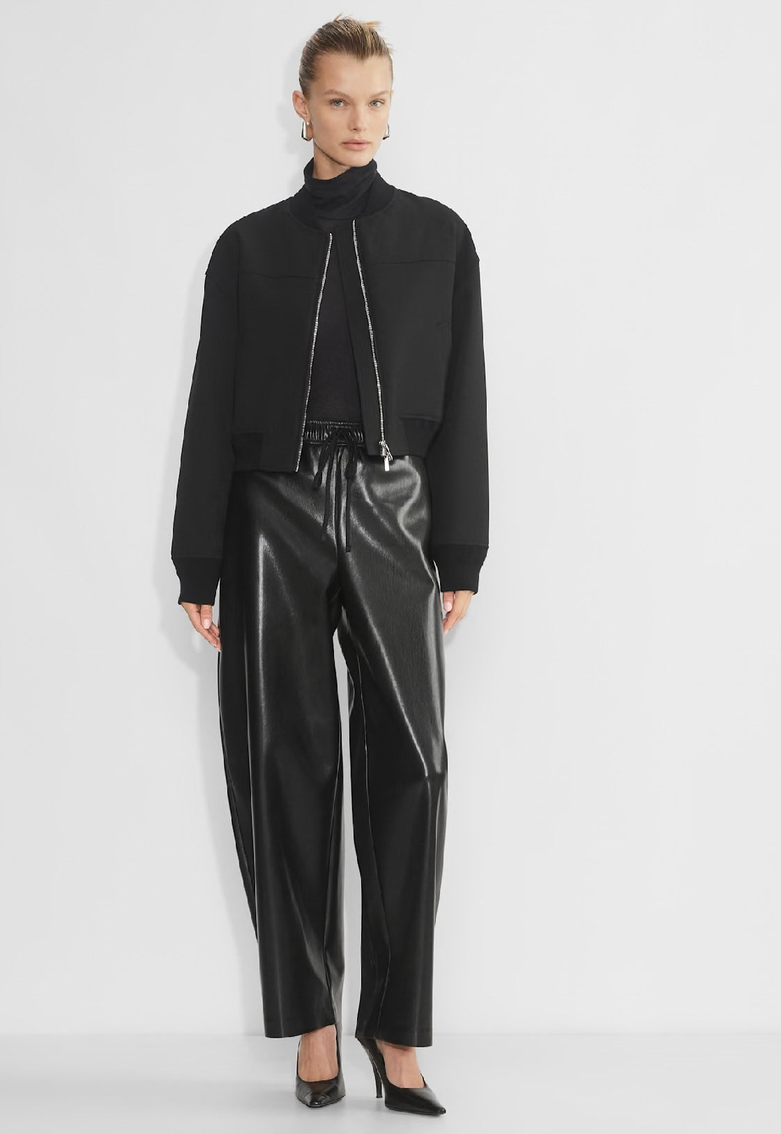 Babaton
Effie Pant