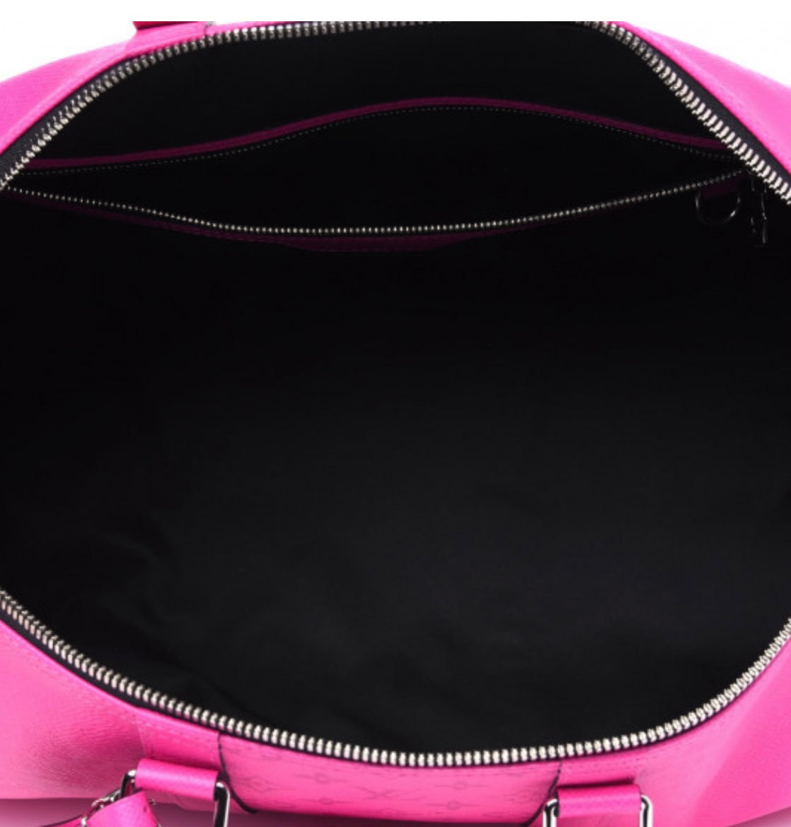 LOUIS VUITTON
Taigarama Keepall Bandouliere 50 Fuchsia