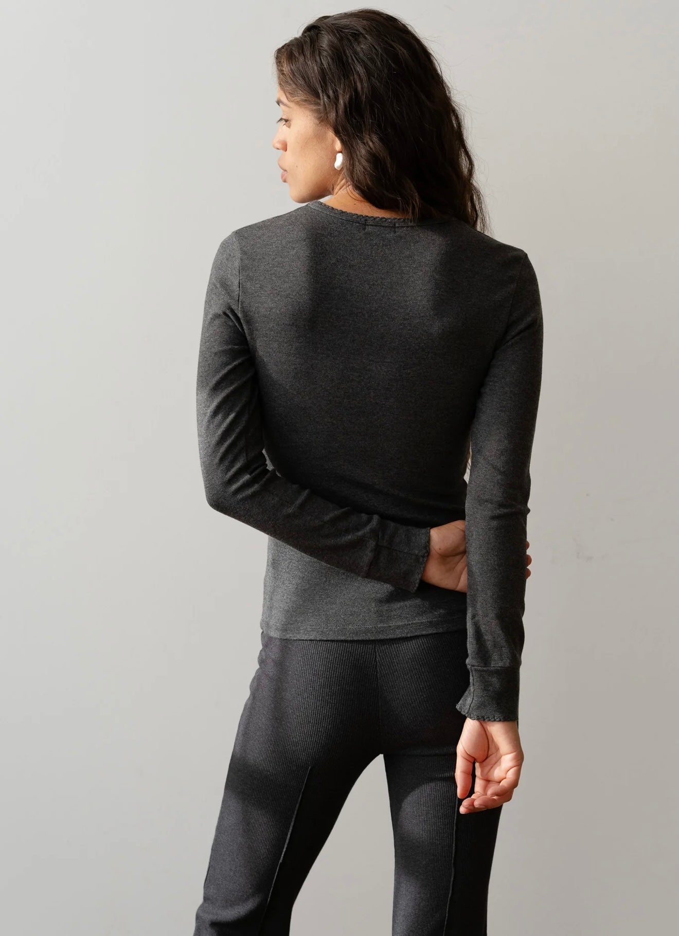 DONNI - The Baby Rib Scallop Long Sleeve