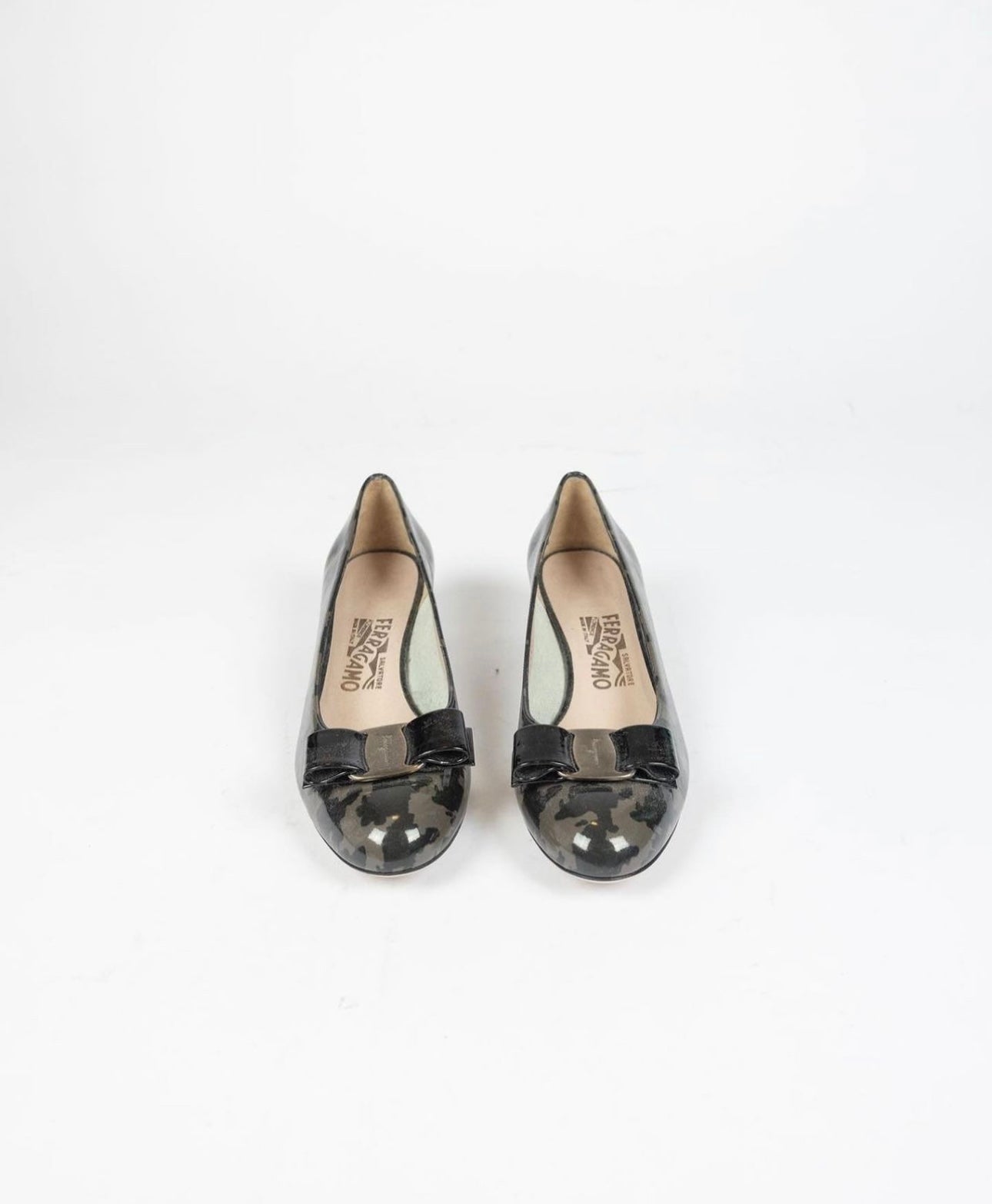 Ferragamo- Vara Bow Pumps in Tortoise