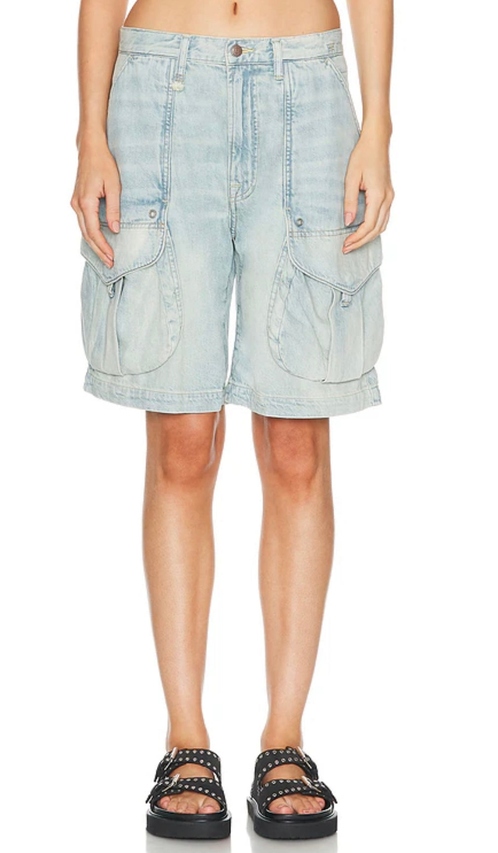 R13
MULTI-POCKET RELAXED SHORTS