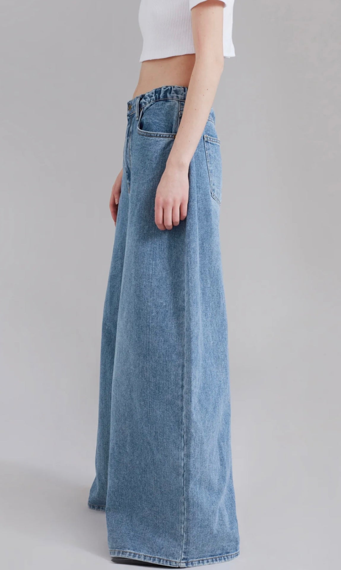THE FRANKIE SHOP - SASHA WIDE LEG JEANS - WORN WASH