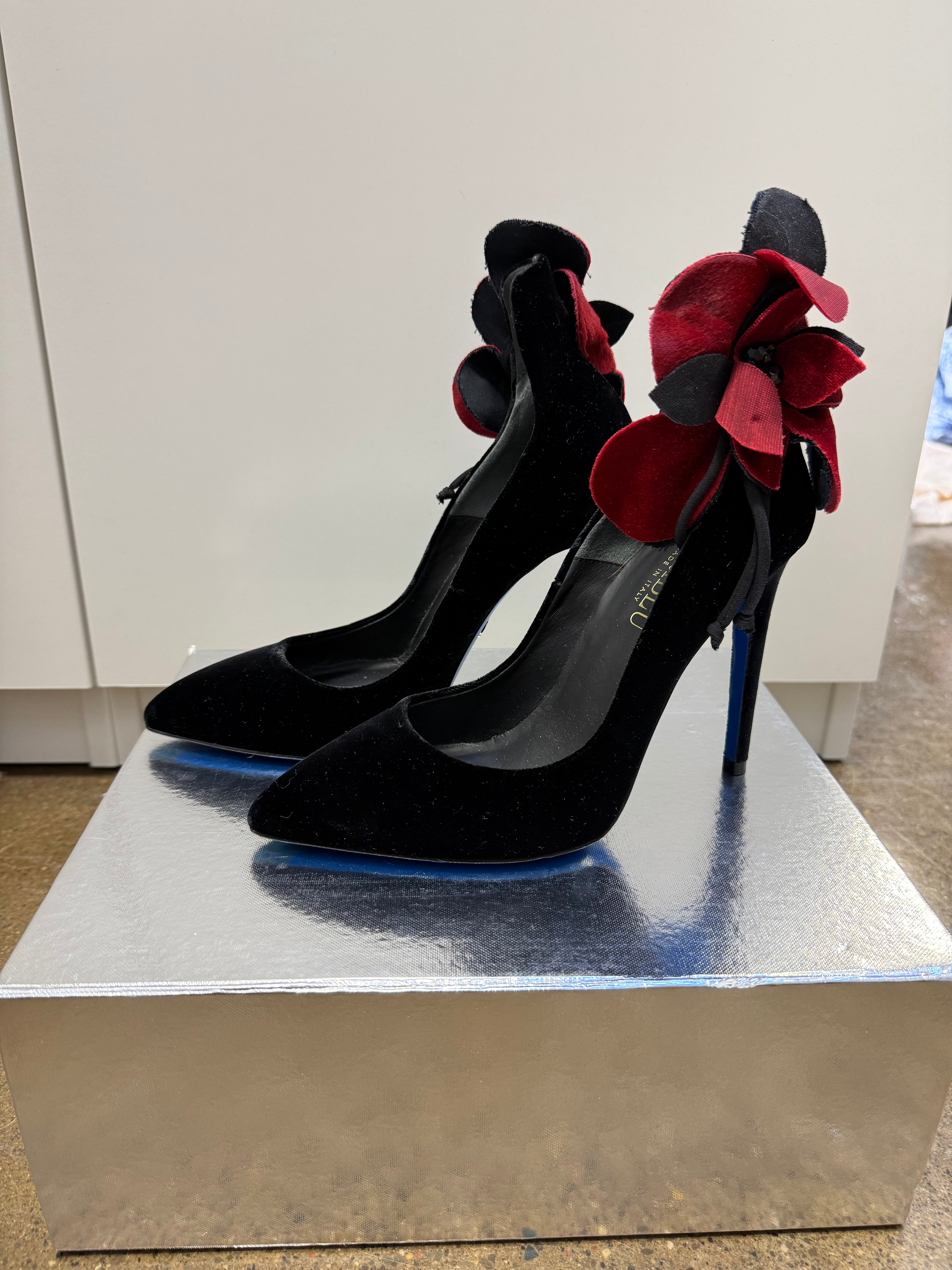 Loriblu - Black Velvet Bow Pumps & Evening Bag