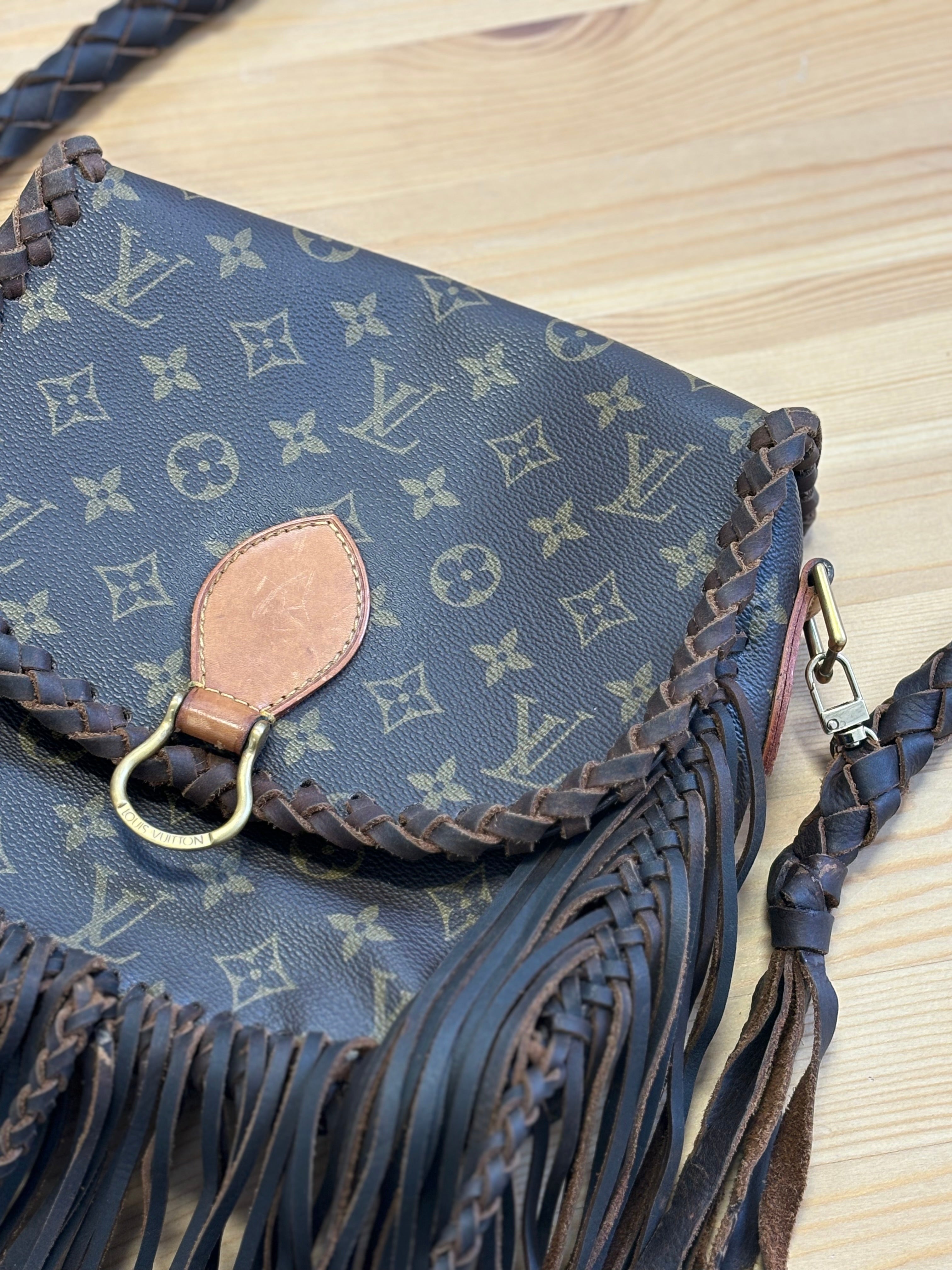 LOUIS VUITTON saint cloud MM monogram bag