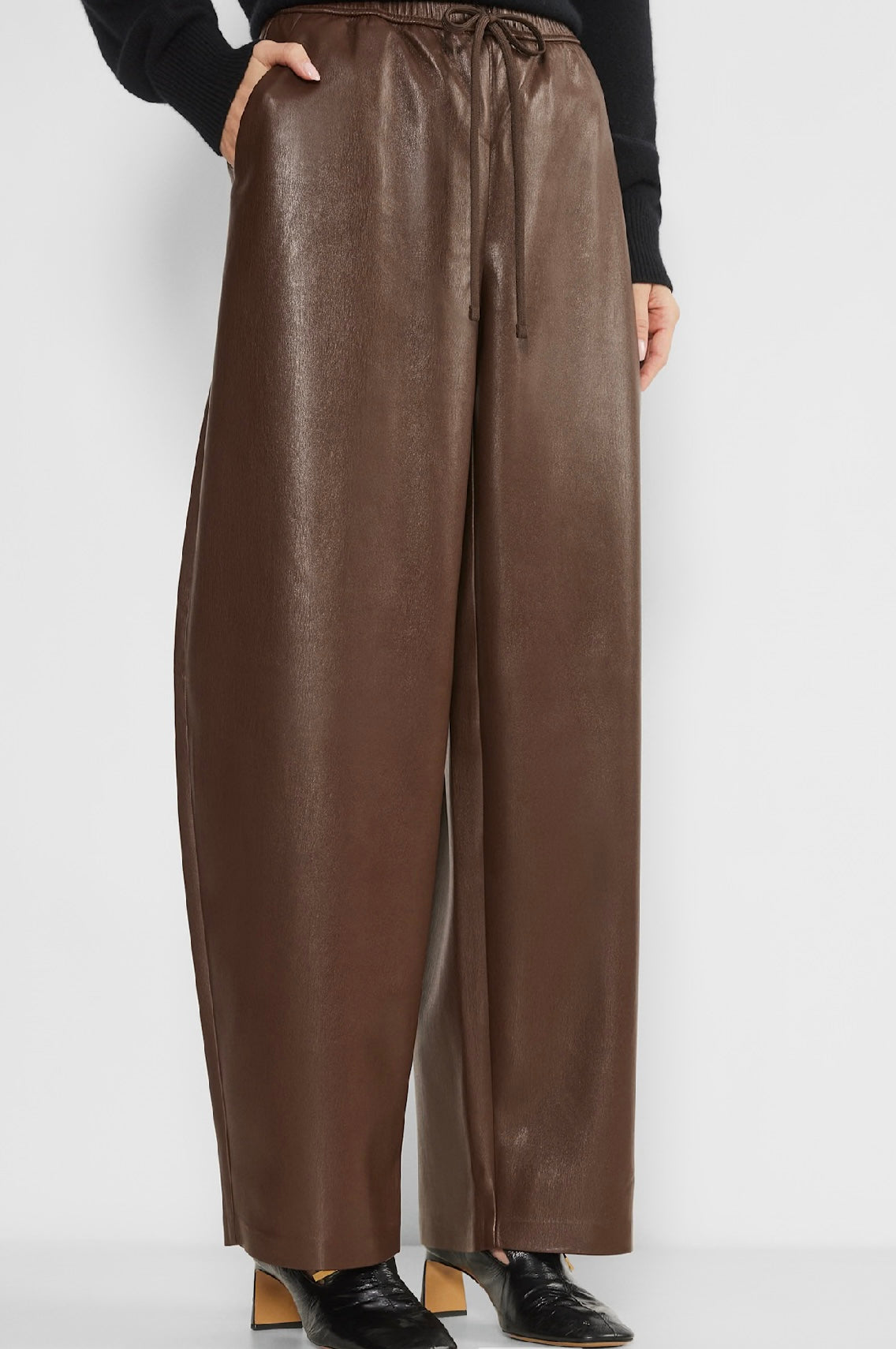 Babaton
Effie Pant