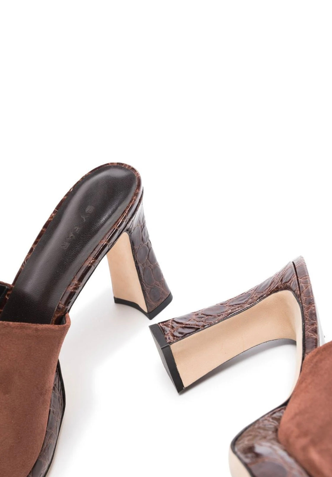 BY FAR
Beliz 90mm mules
