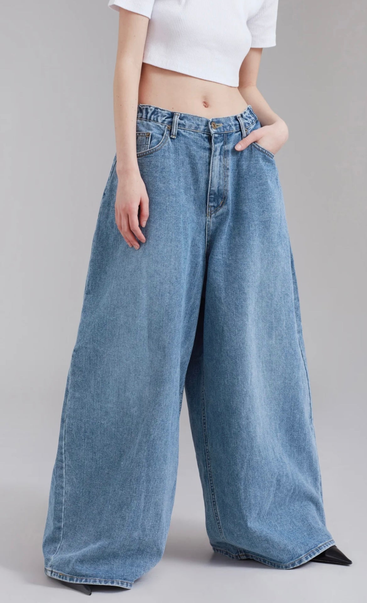 THE FRANKIE SHOP - SASHA WIDE LEG JEANS - WORN WASH