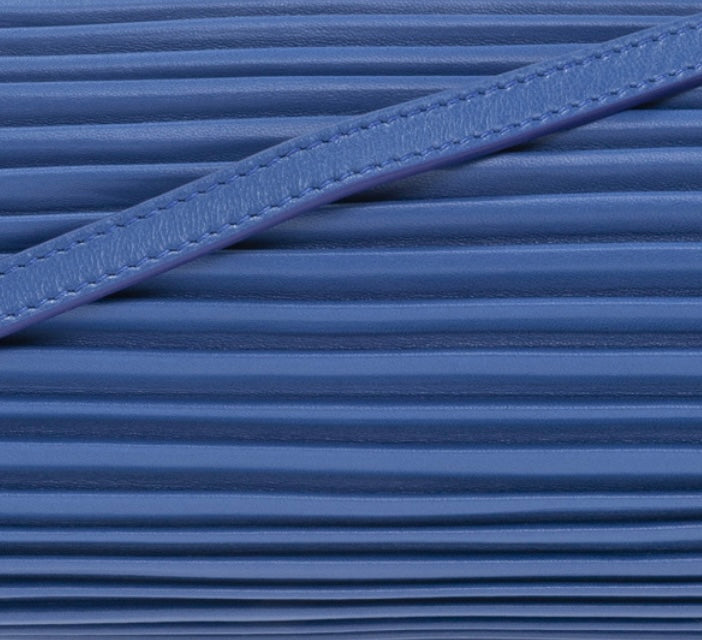 LOEWE
‘BRACELET’ HANDBAG