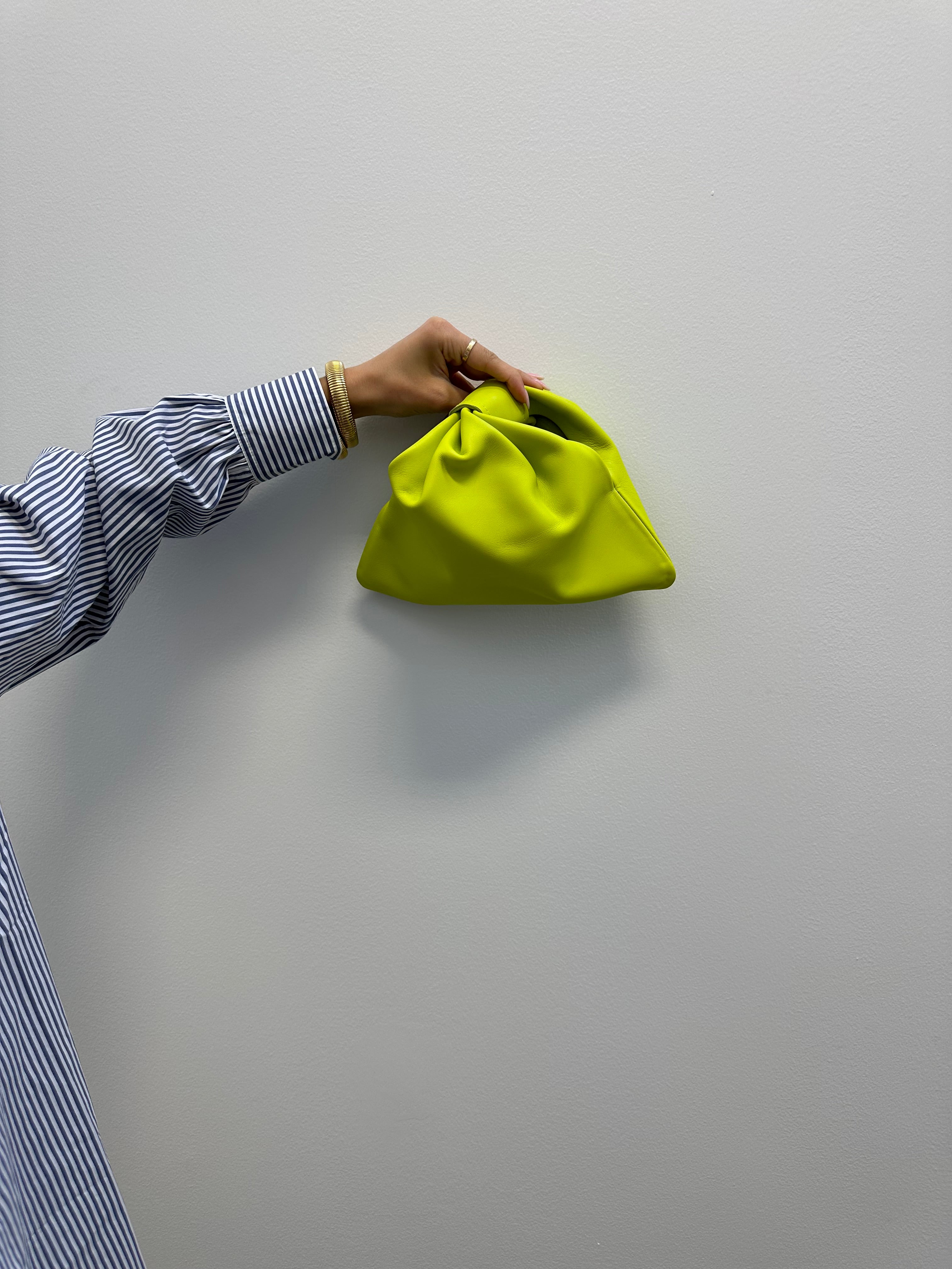 EVOLVE - MINI TRIANGLE BAG