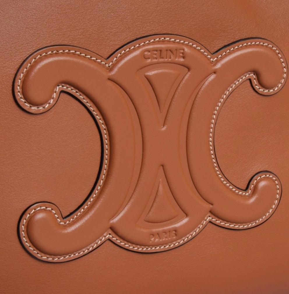 CELINE - CABAS DRAWSTRING CUIR TRIOMPHE IN SMOOTH CALFSKIN
TAN