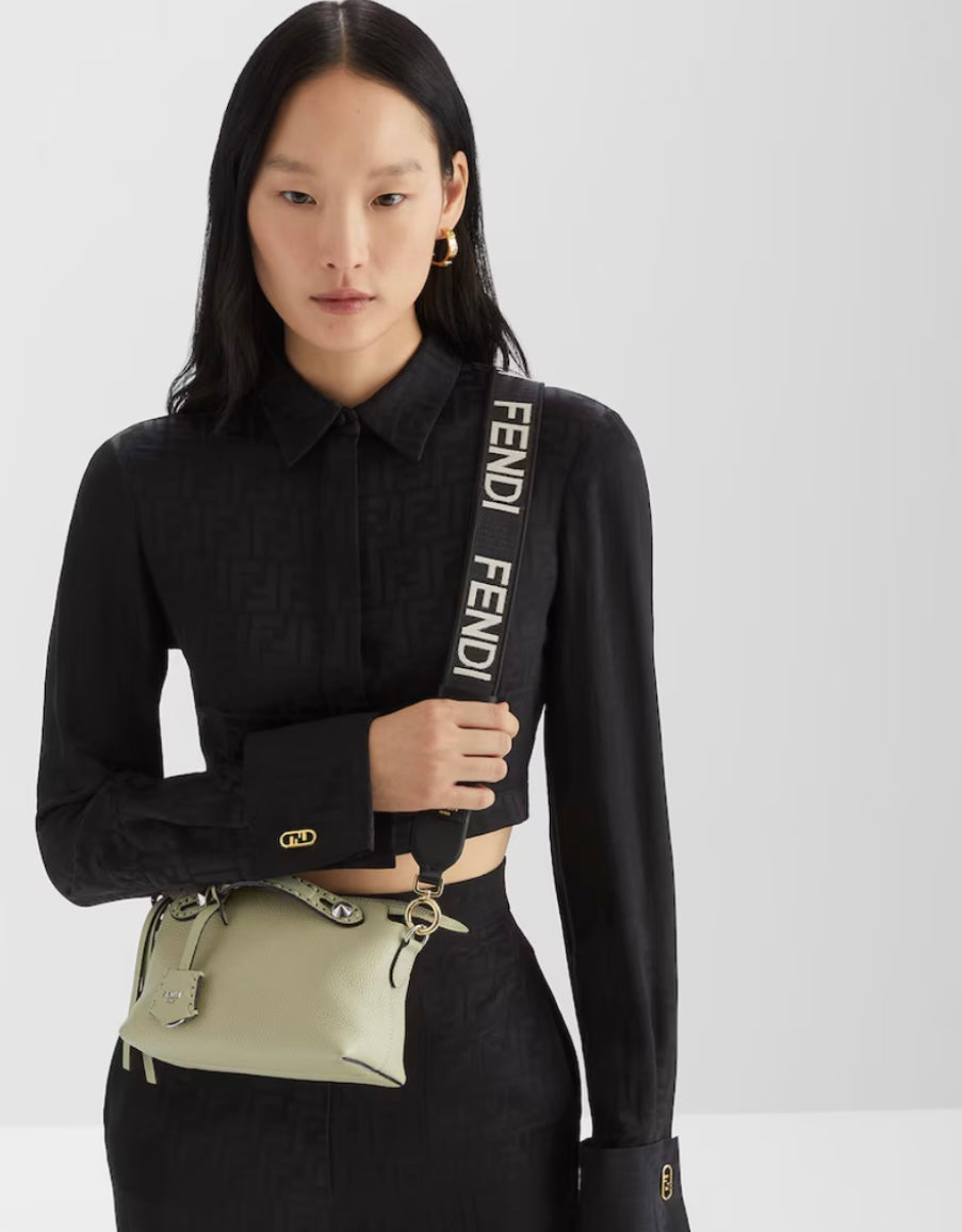 FENDI - Shirt
Black silk shirt
