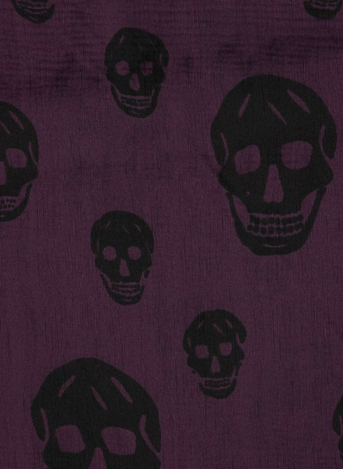 Alexander McQueen
skull-print silk scarf