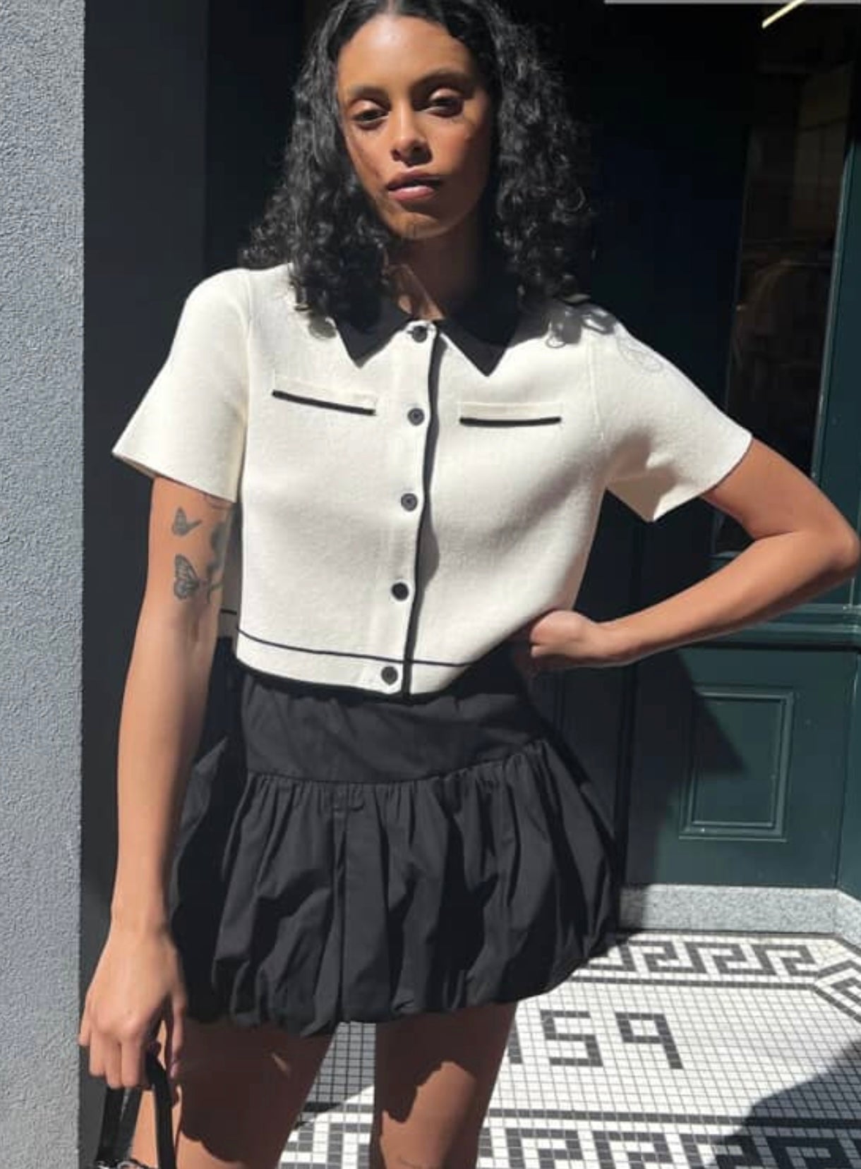 OAK + FORT - CROPPED KNIT CONTRAST TRIM TOP