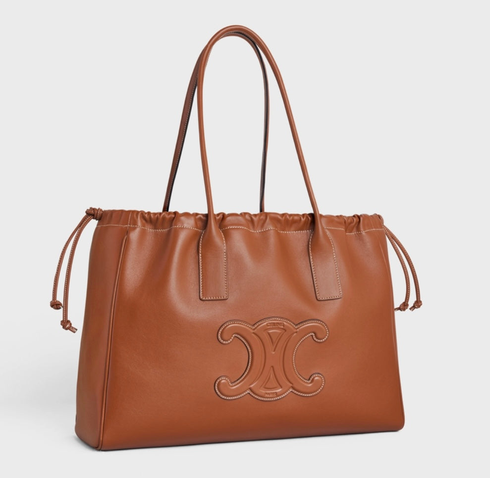 CELINE - CABAS DRAWSTRING CUIR TRIOMPHE IN SMOOTH CALFSKIN
TAN