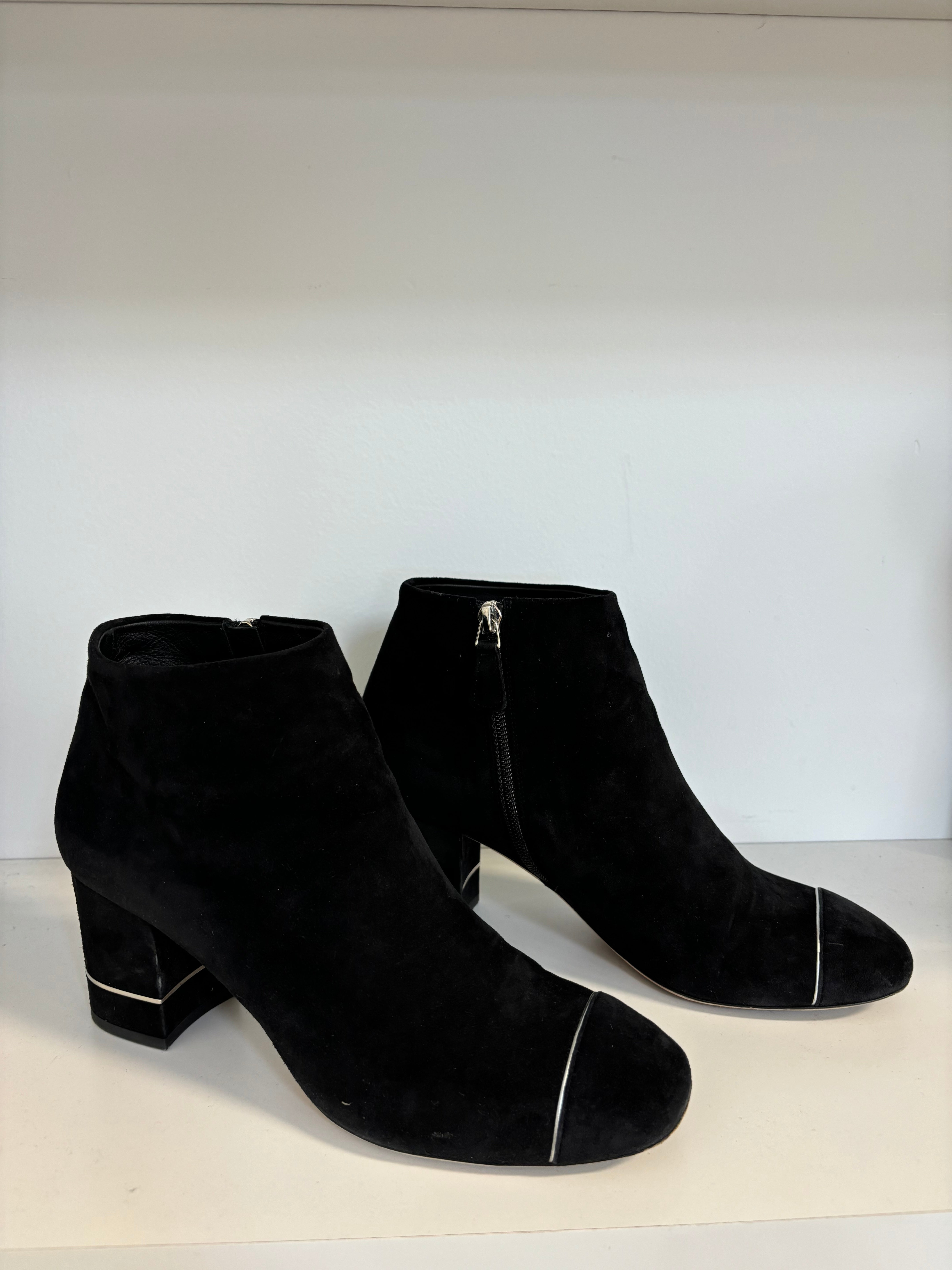 Preloved Chanel - Suede Booties with Logo on Heel
