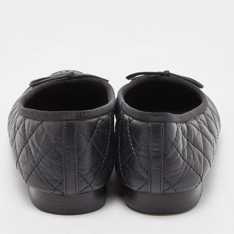 PRE-LOVED CHANEL black leather quilted ballet flats