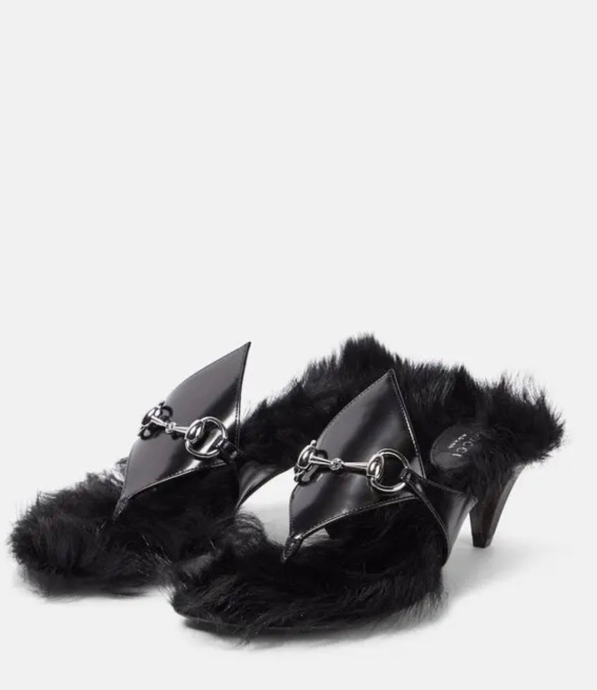 Gucci -
Women's Black Horsebit Thong Sandals