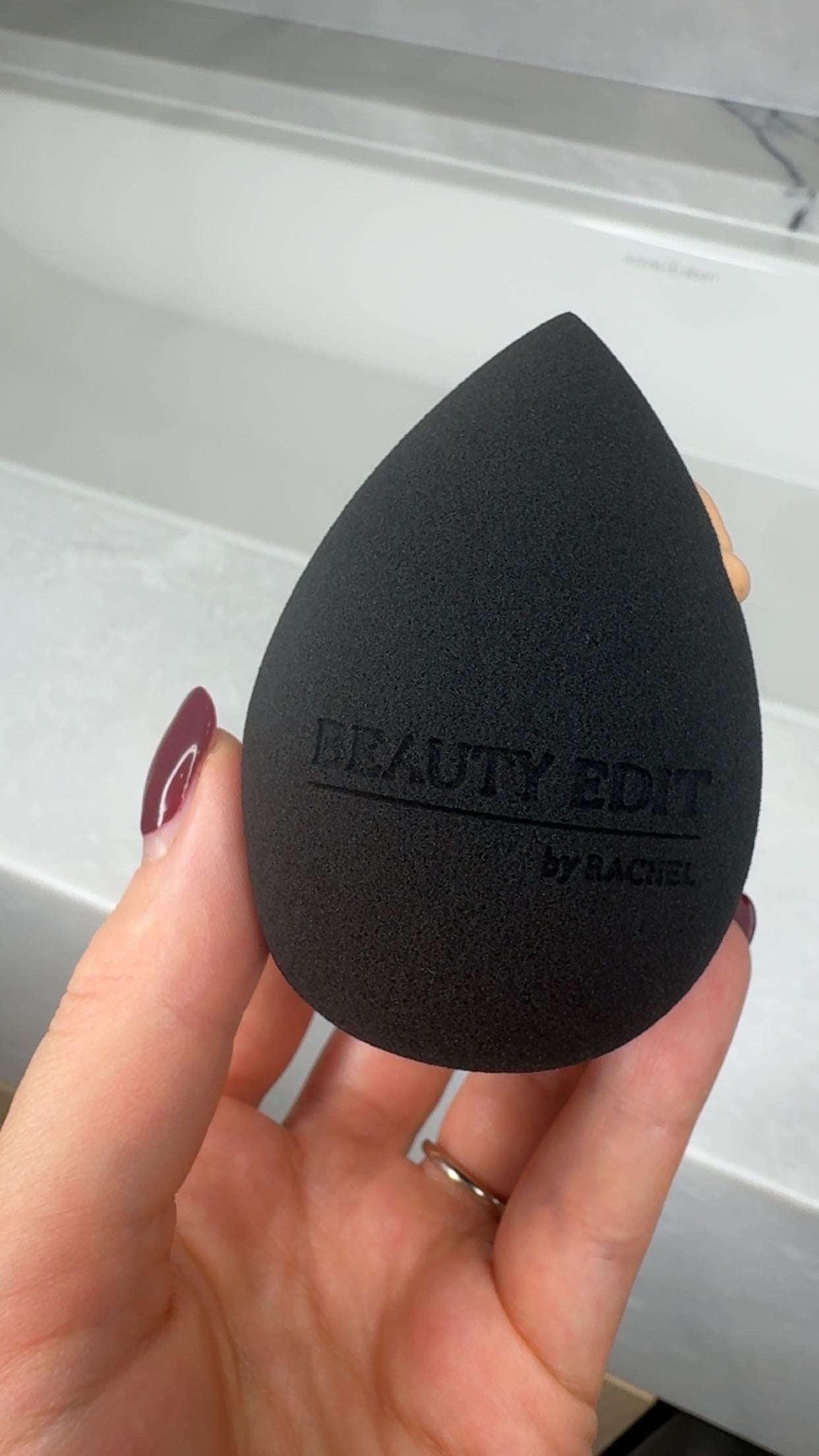 Rachel Shultz - Beauty Sponge