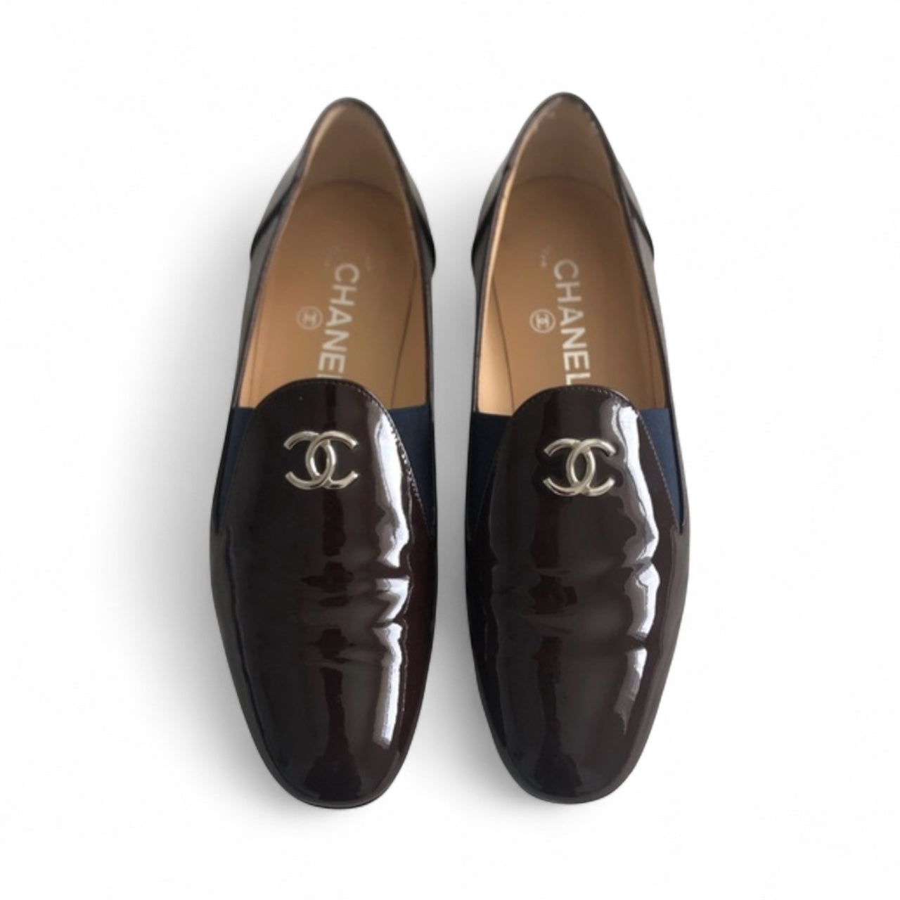 CHANEL brown patent leather flats w/SHW