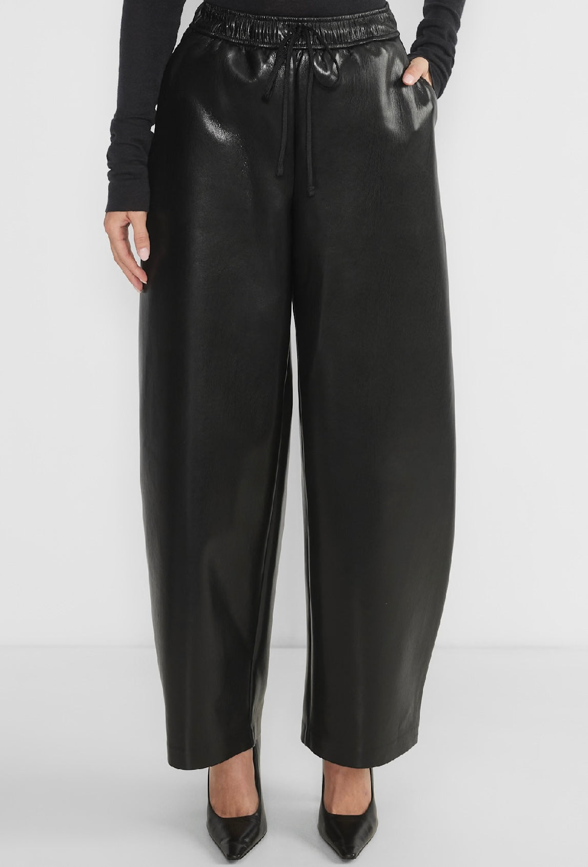 Babaton
Effie Pant