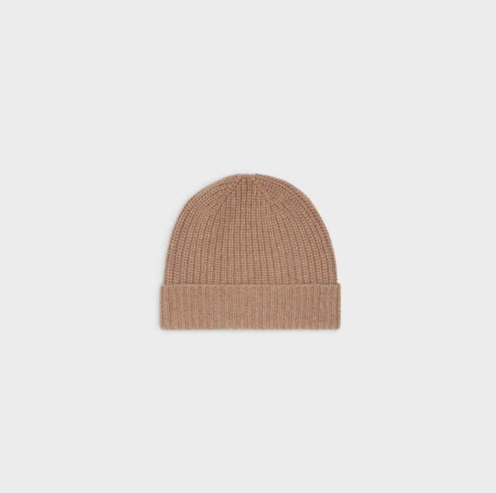 CELINE - TRIOMPHE BEANIE IN SEAMLESS CASHMERE
CAMEL