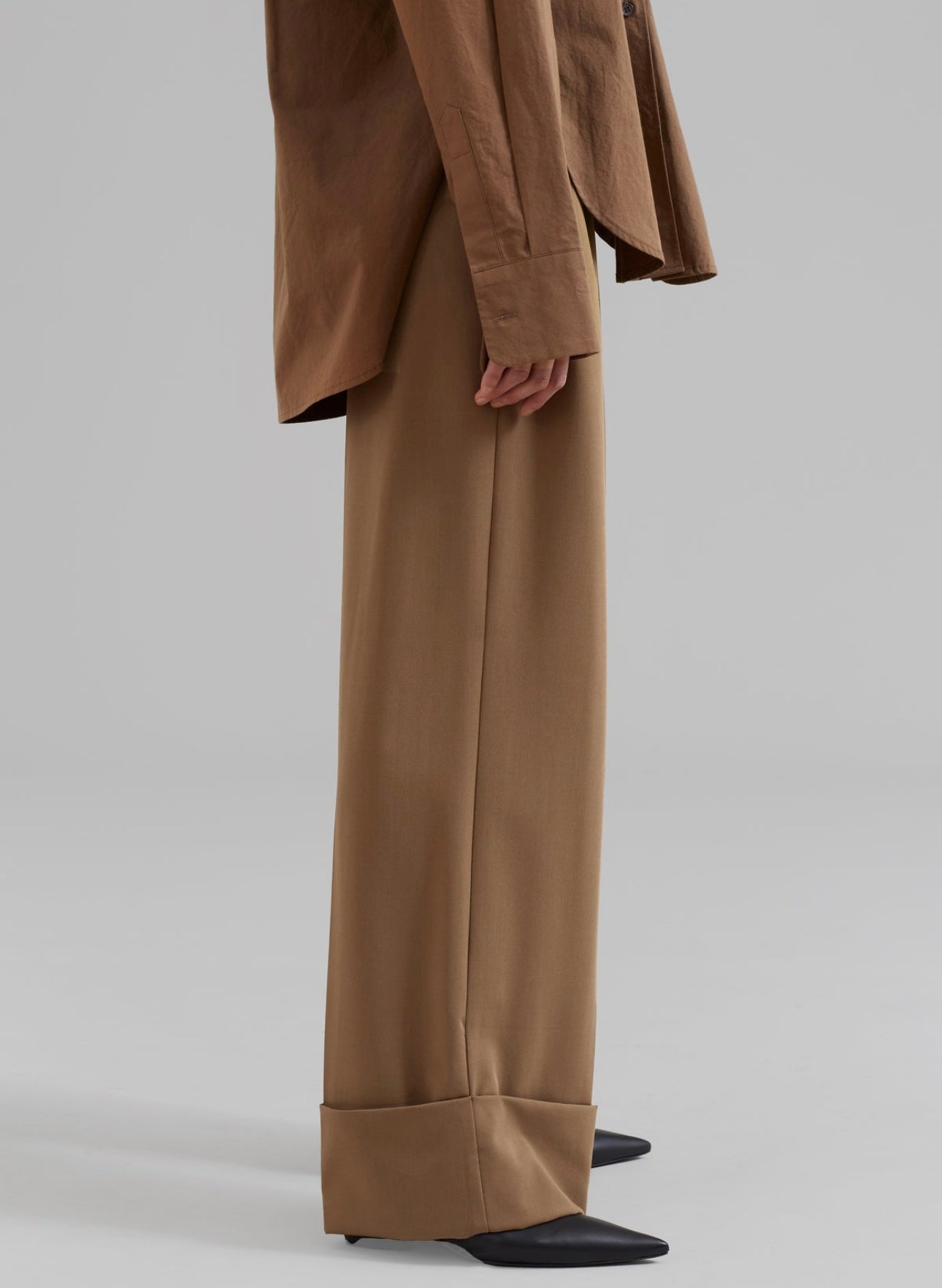 The Frankie Shop - Dax Wide Cuff Trousers – Brown Cream Villa