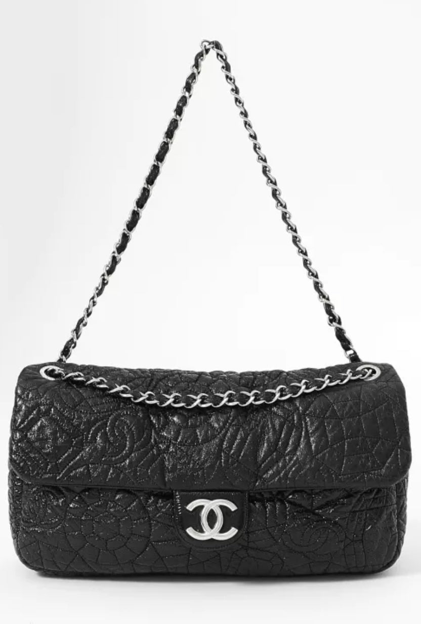 Preloved Chanel -
Graphic Edge Jumbo Flap Bag