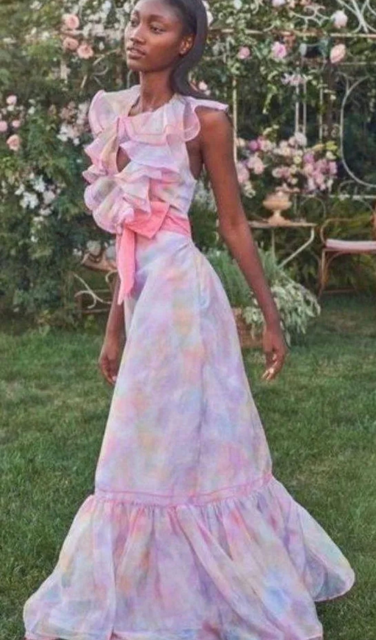 LoveShackFancy - Maris Gown in Fairytale Printed
Color:Fairytale Printed