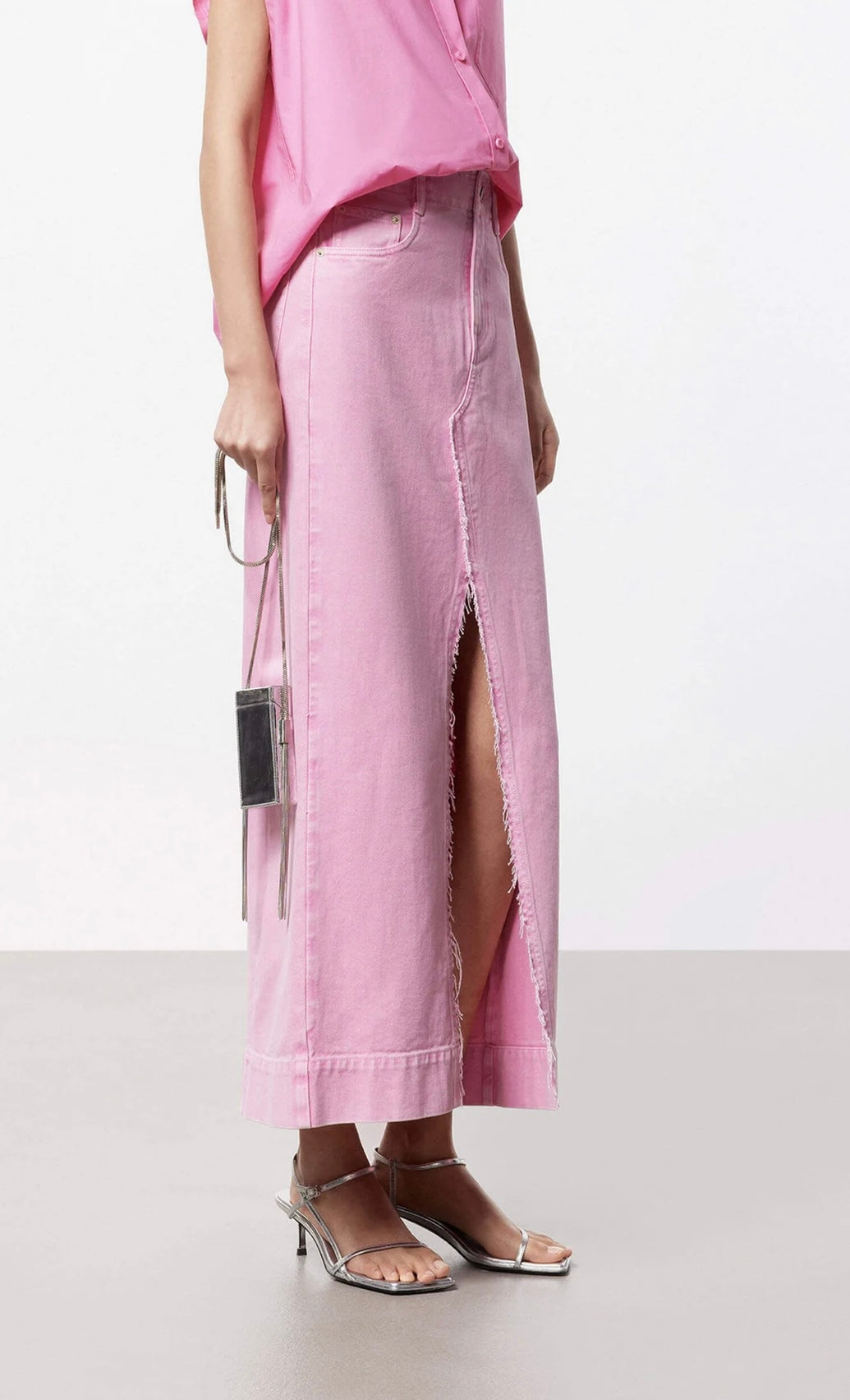 MO&Co - FRONT SLIT PINK SKIRT