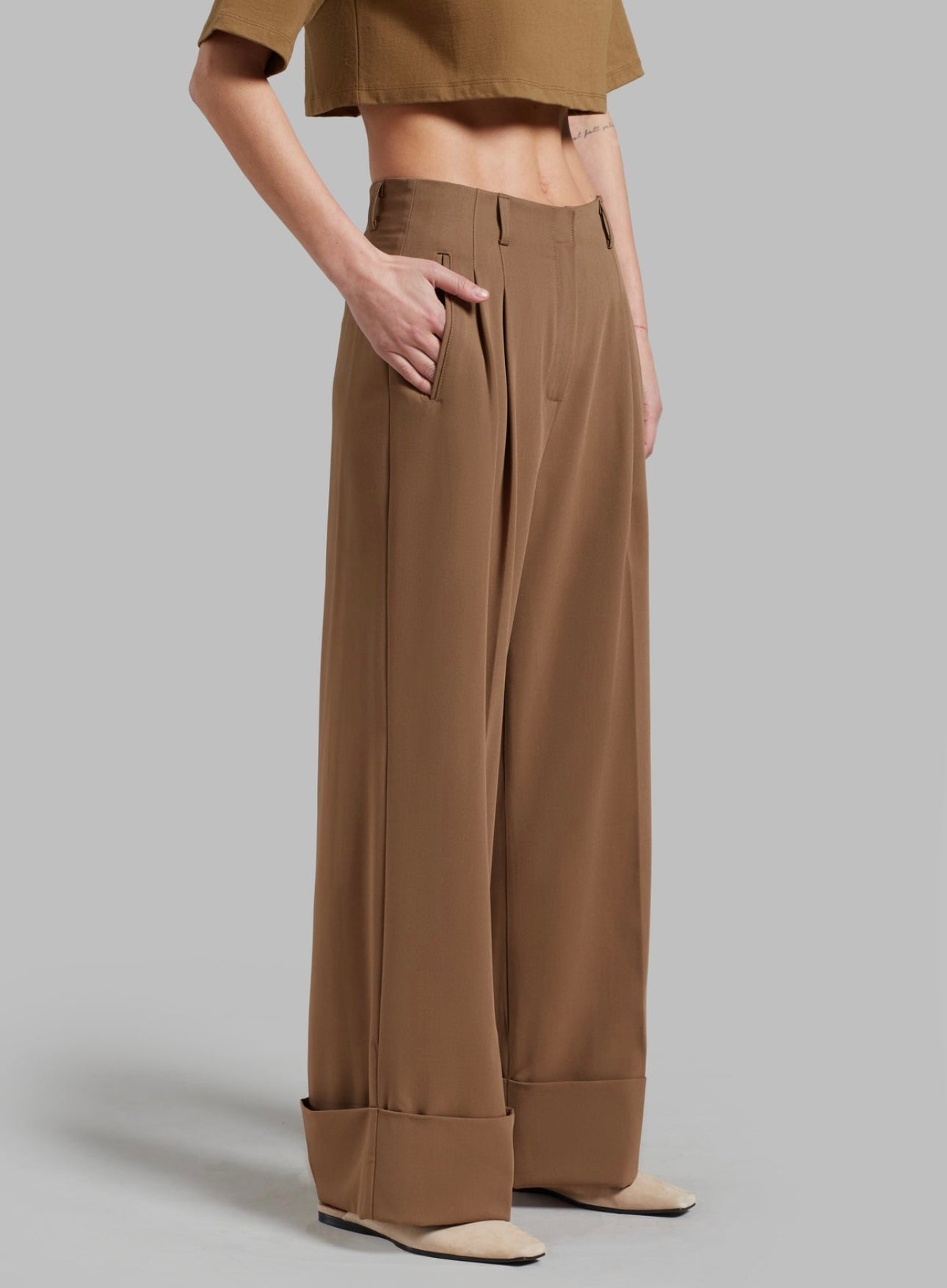 The Frankie Shop - Dax Wide Cuff Trousers – Brown Cream Villa