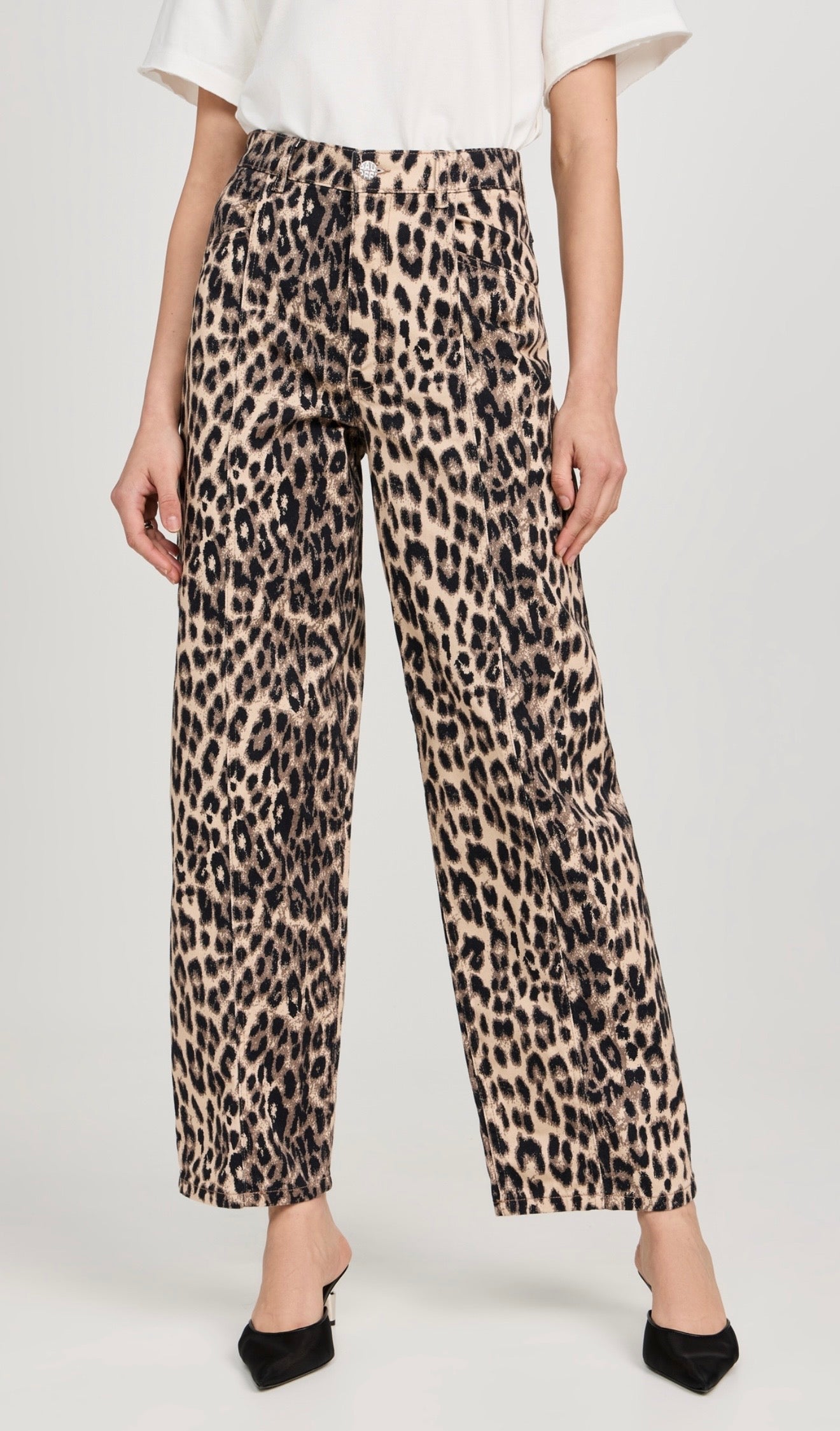 Baum and Pferdgarten - Nara Jeans