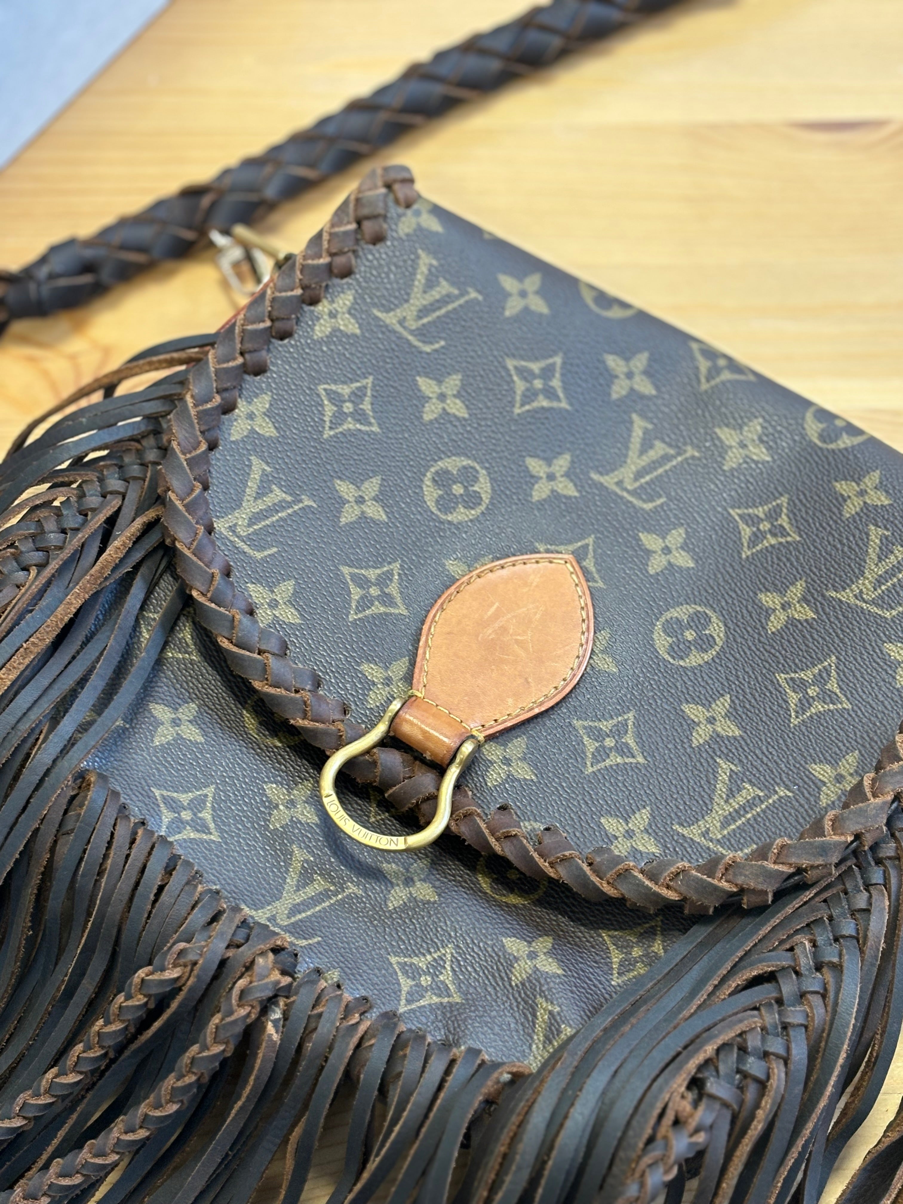 LOUIS VUITTON saint cloud MM monogram bag