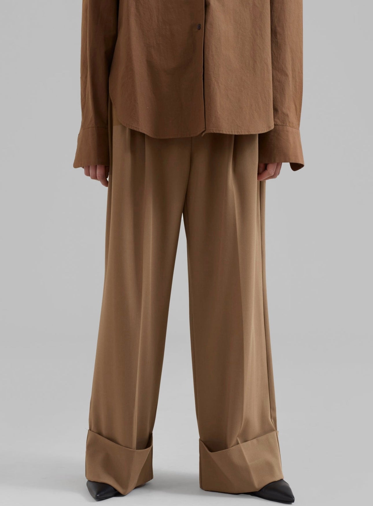 The Frankie Shop - Dax Wide Cuff Trousers – Brown Cream Villa