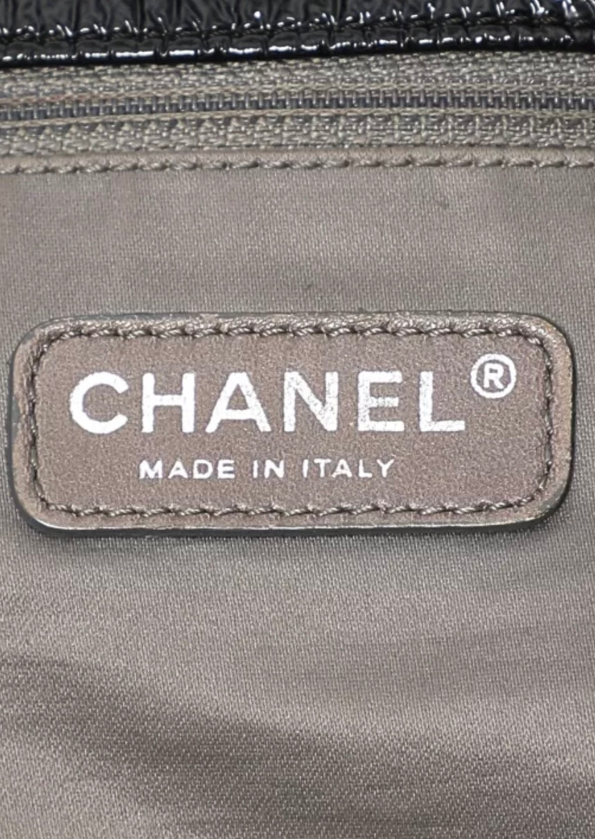 Preloved Chanel -
Graphic Edge Jumbo Flap Bag
