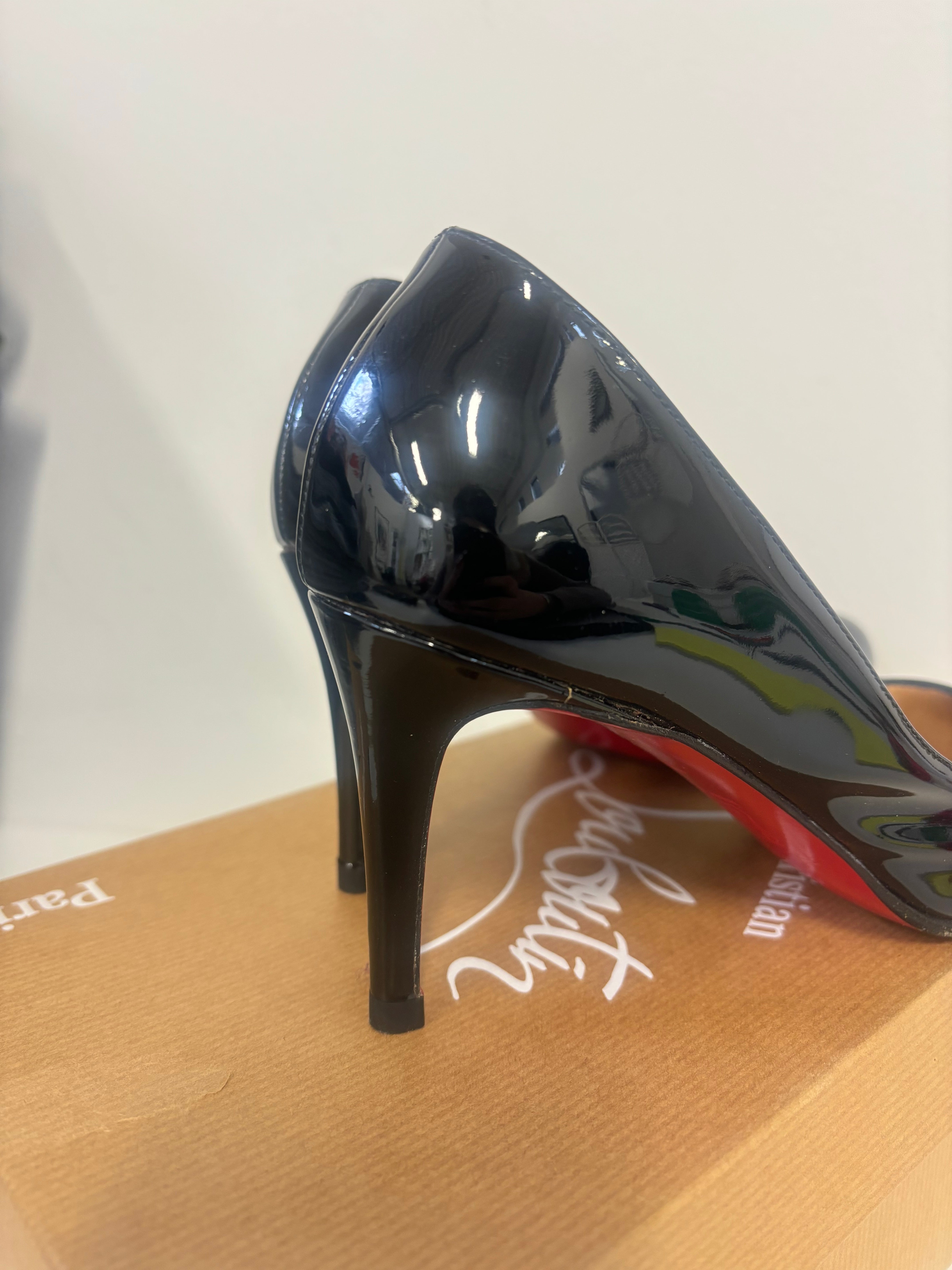 CHRISTIAN LOUBOUTIN black patent closed toe heels