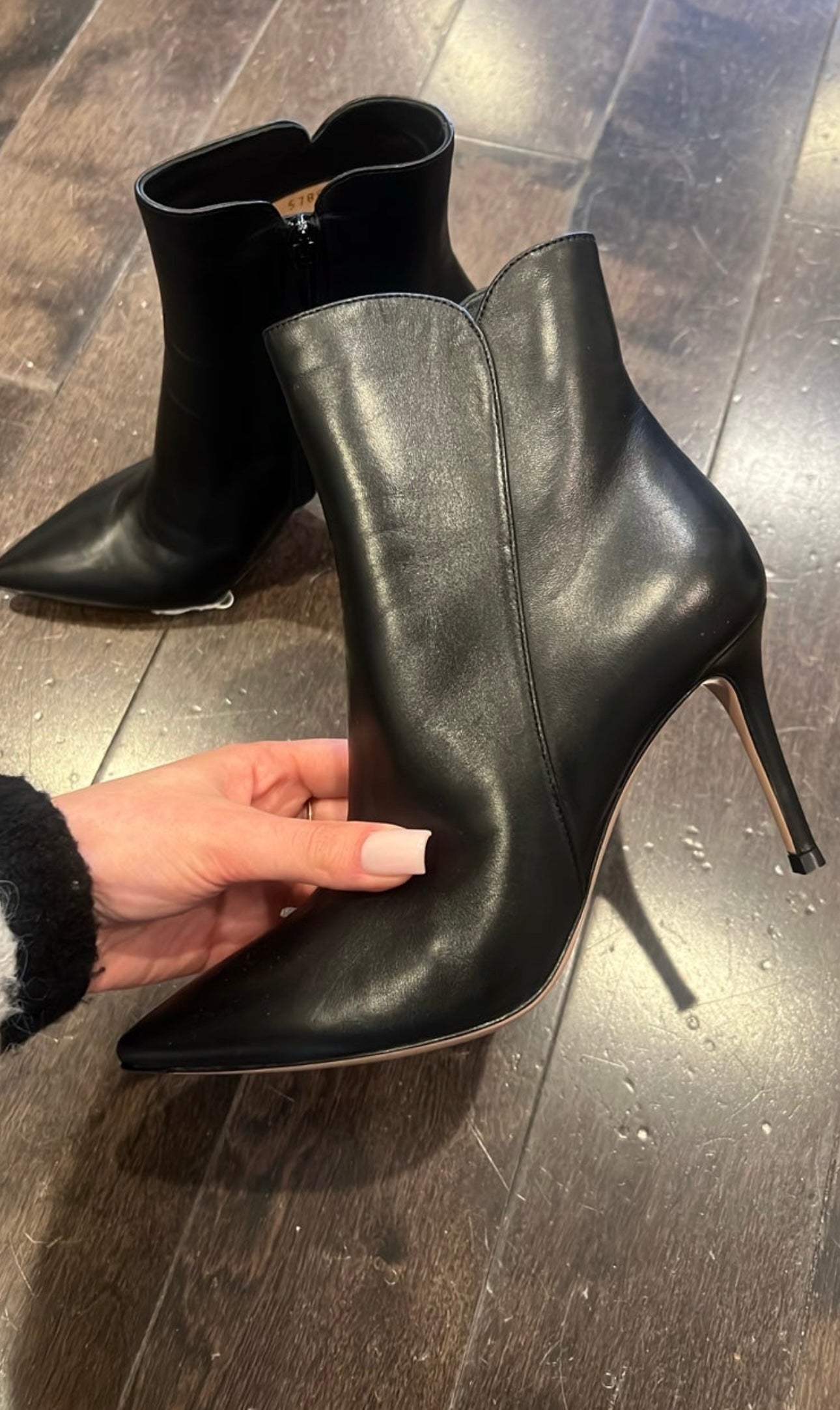 GIANVITO ROSSI
Levy 85 leather ankle boots