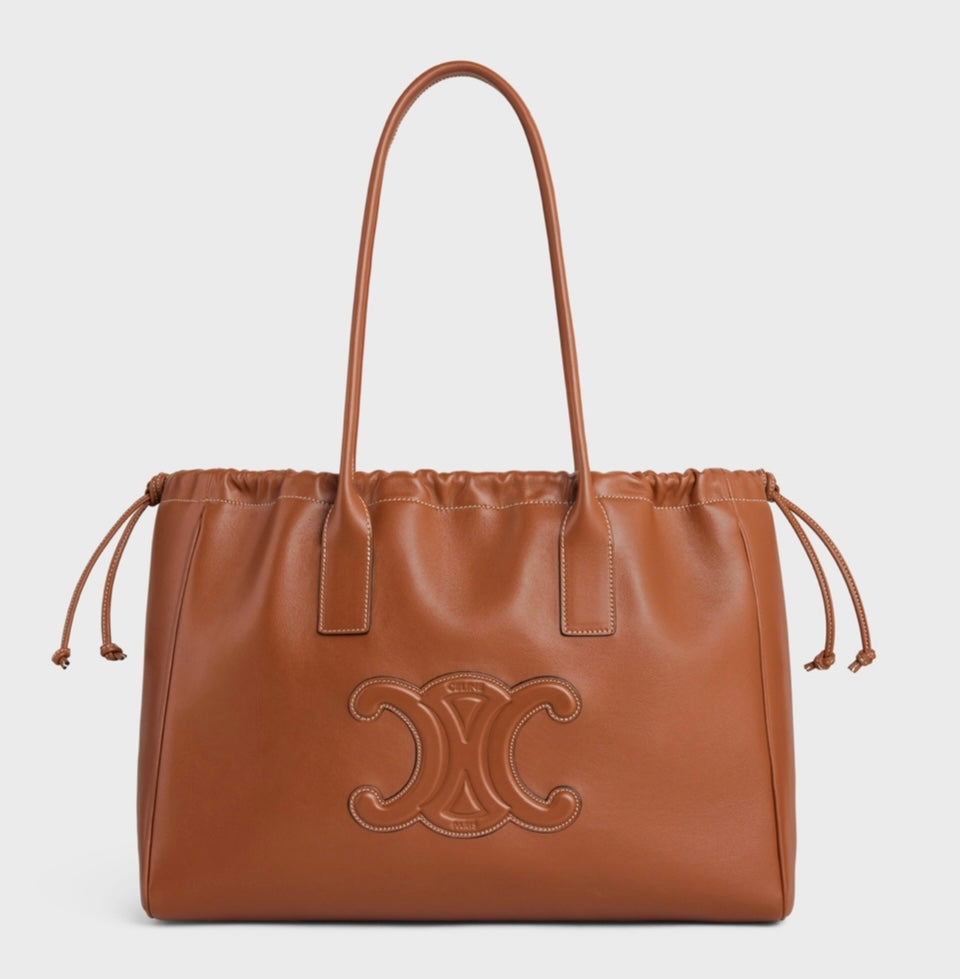 CELINE - CABAS DRAWSTRING CUIR TRIOMPHE IN SMOOTH CALFSKIN
TAN