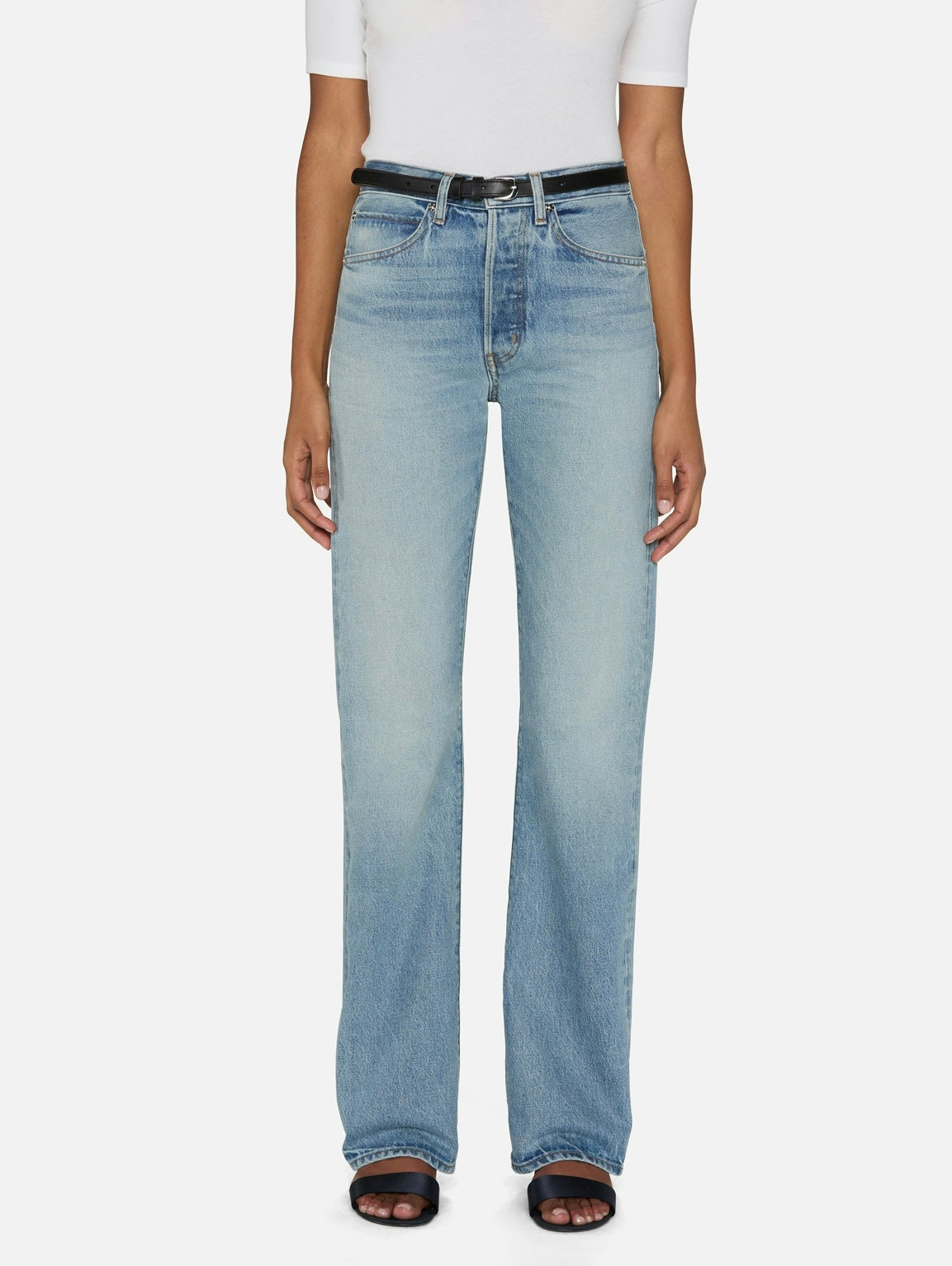 FRAME - The Vertical
in Laurence